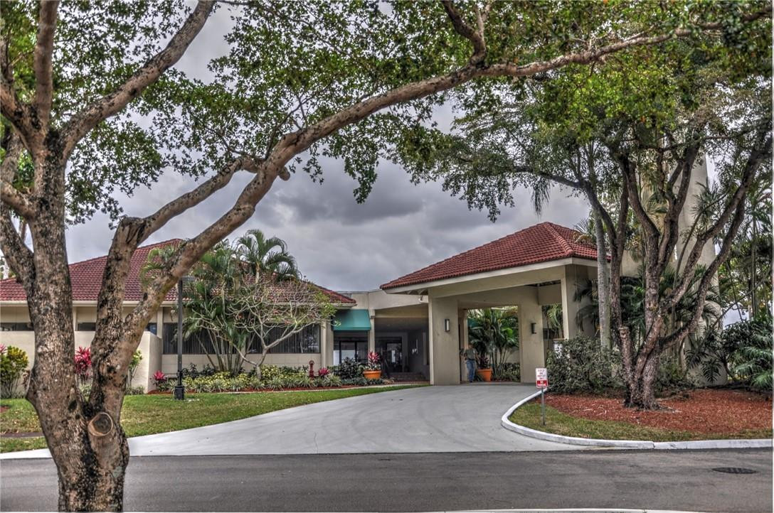 Lake Emerald Condominiums - Residential