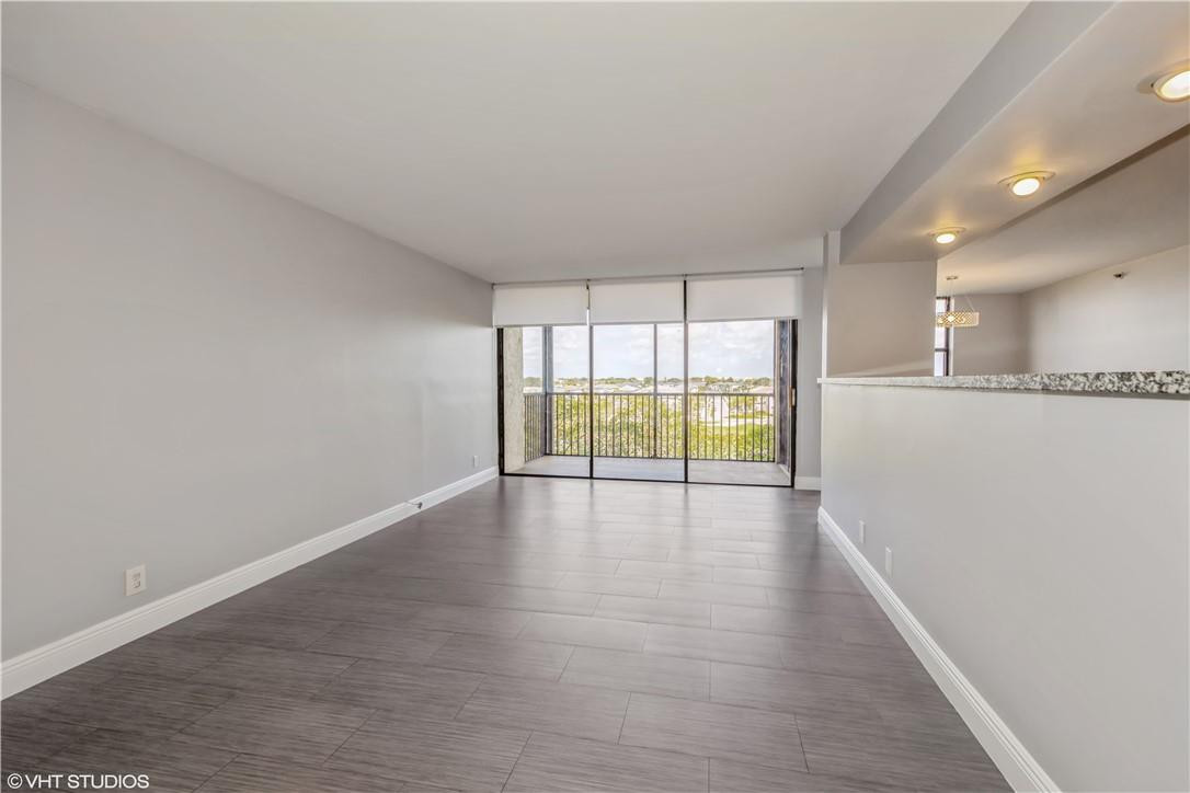 Lake Emerald Condominiums - Residential