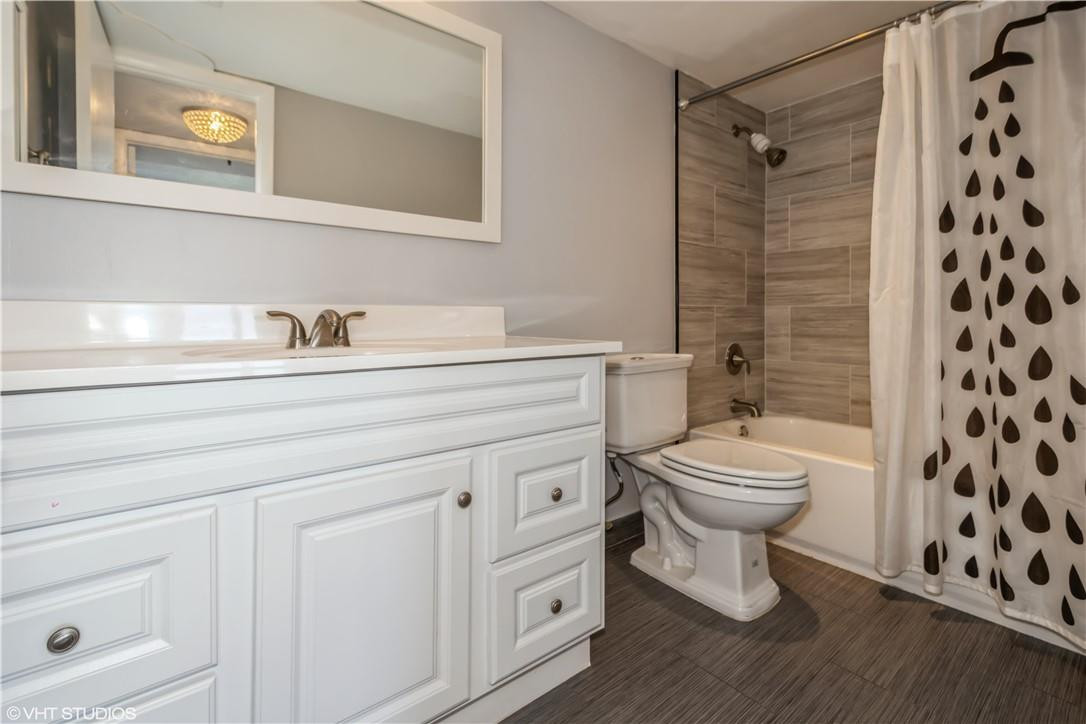 Lake Emerald Condominiums - Residential