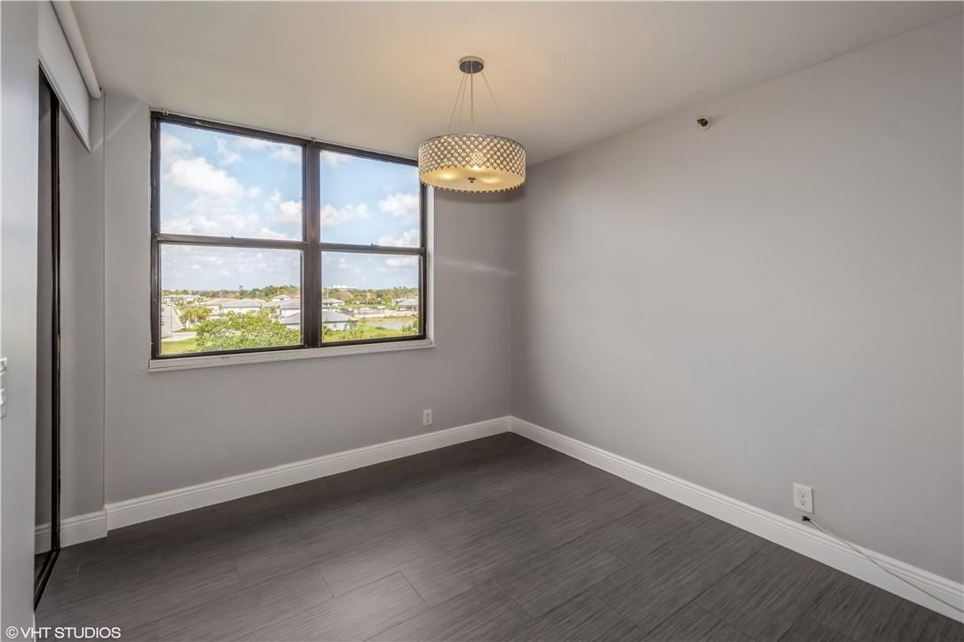 Lake Emerald Condominiums - Residential