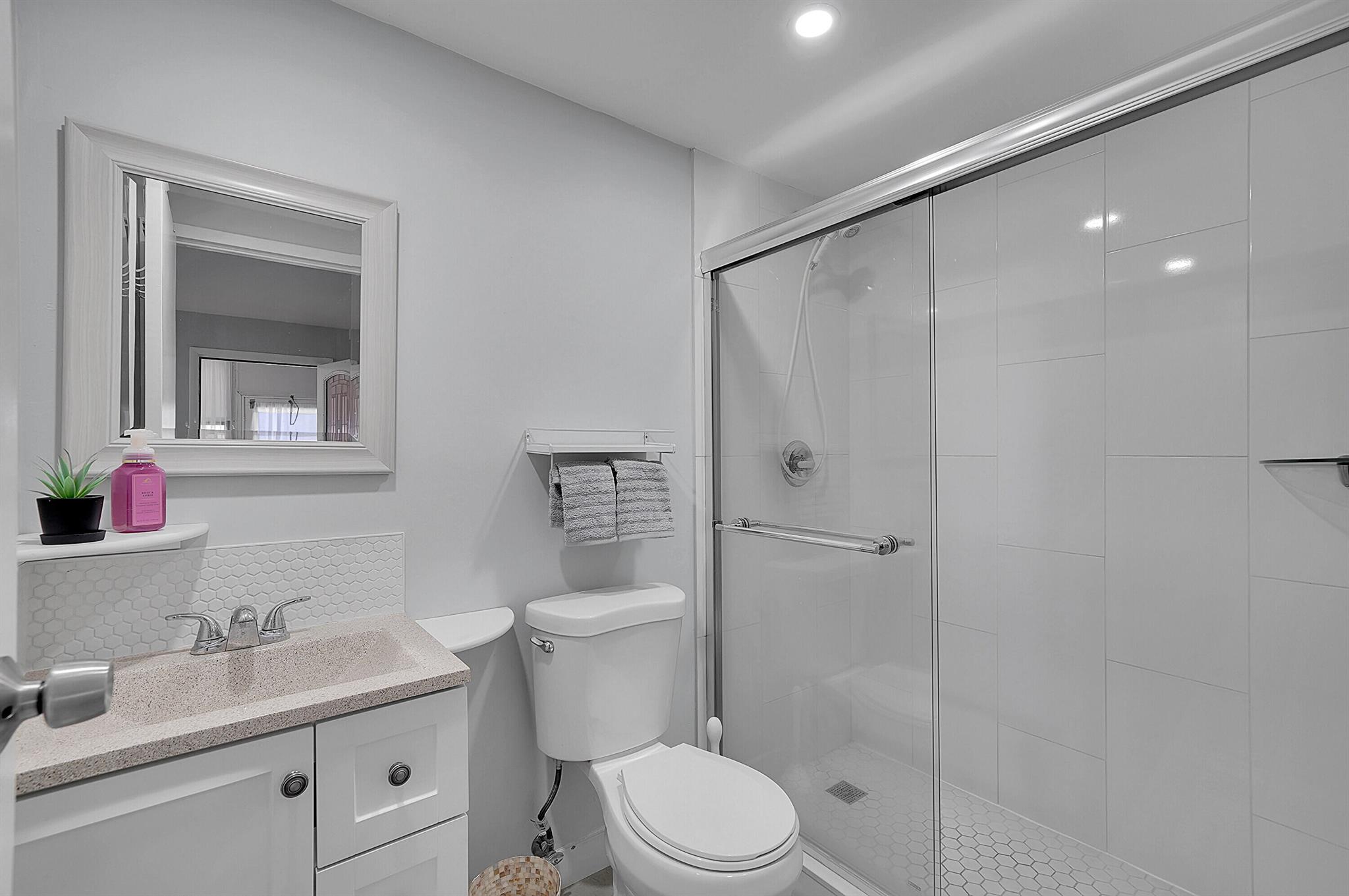 KINGS POINT FLANDERS COND - Residential