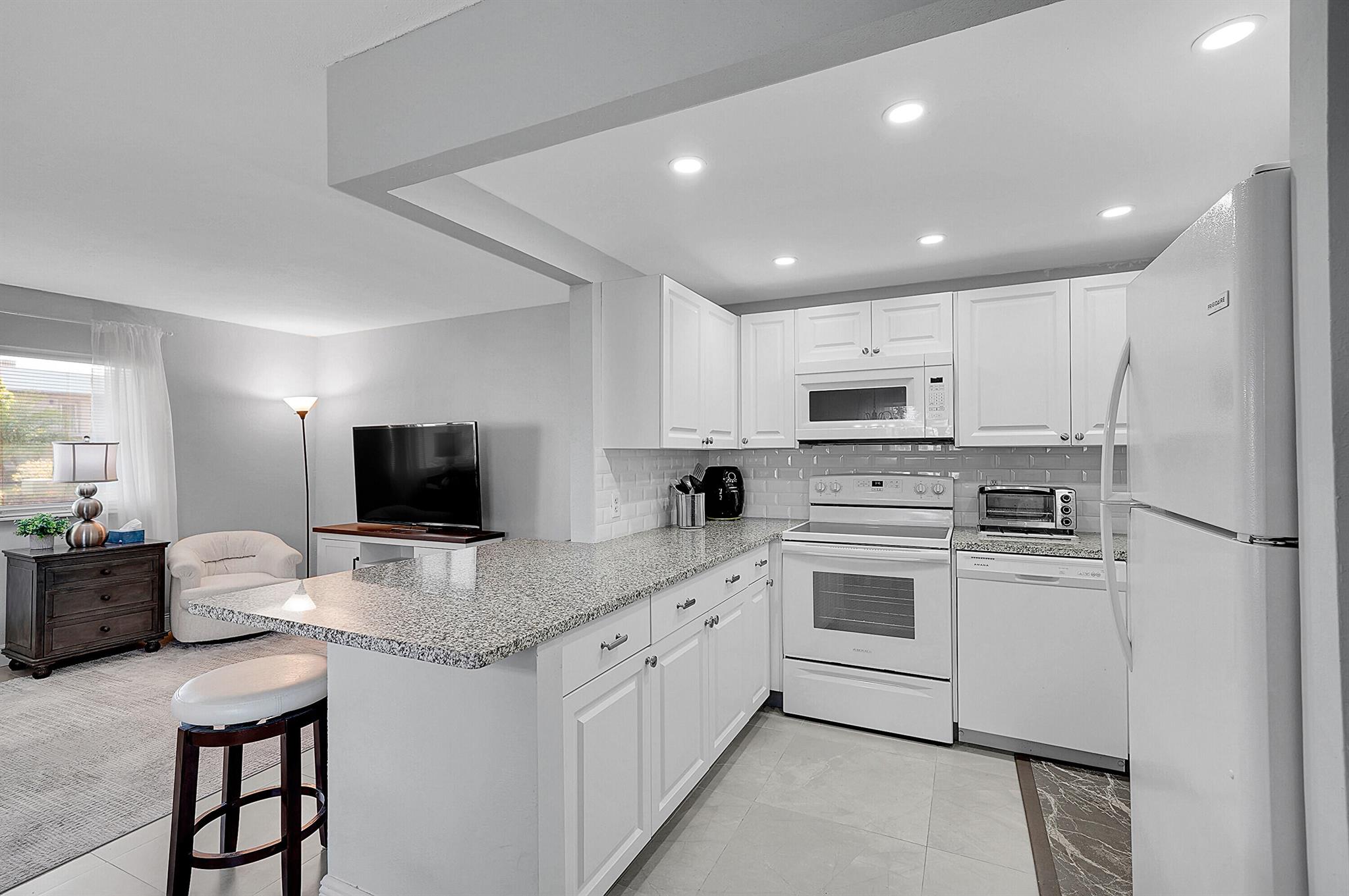 KINGS POINT FLANDERS COND - Residential