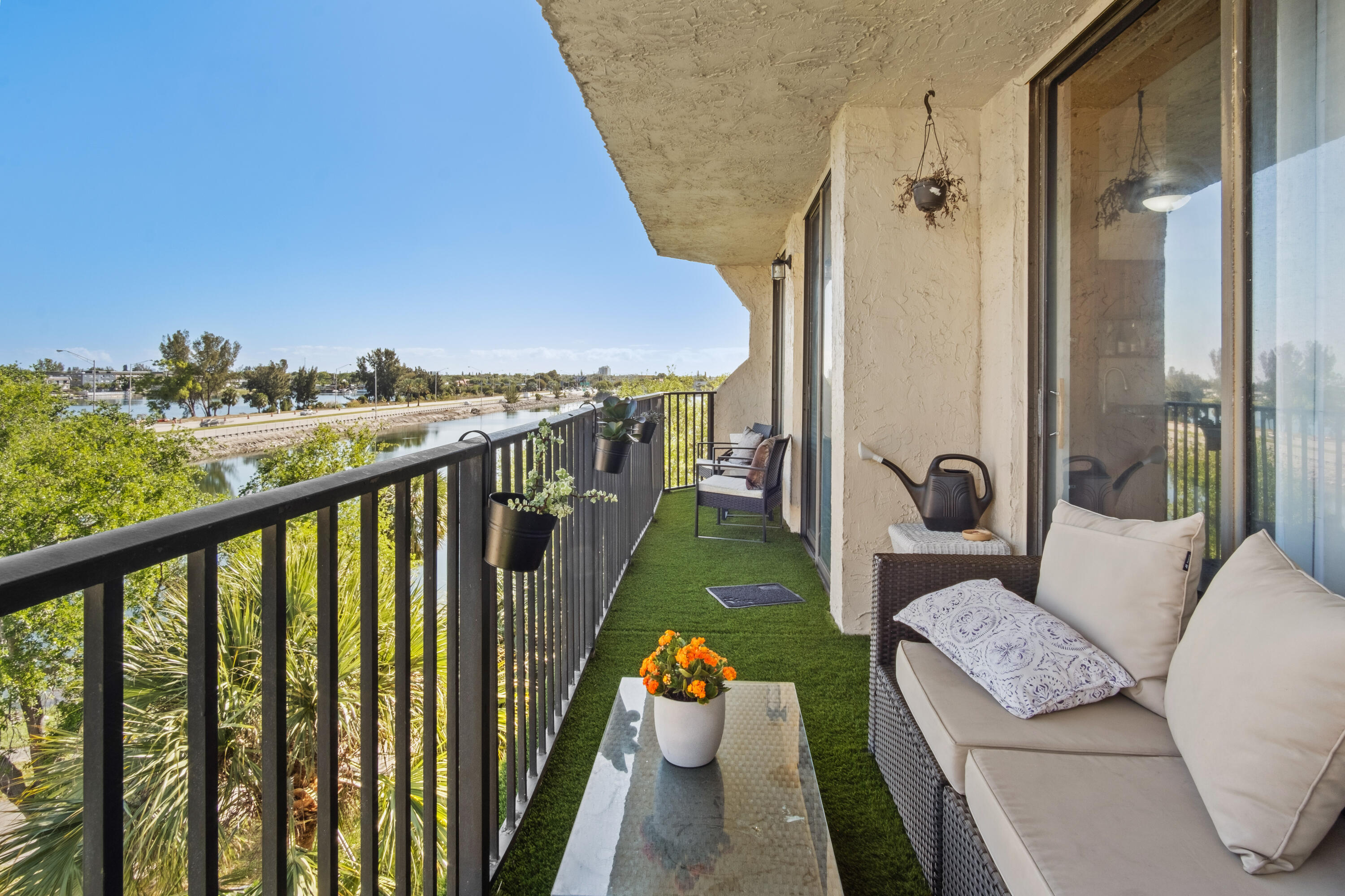 BLUE LAKE APTS CONDO - Residential