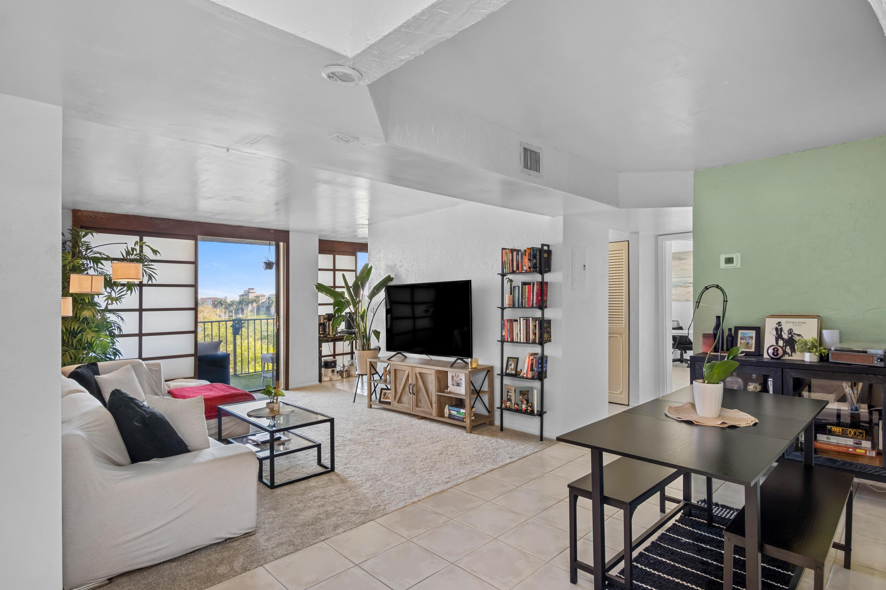 BLUE LAKE APTS CONDO - Residential