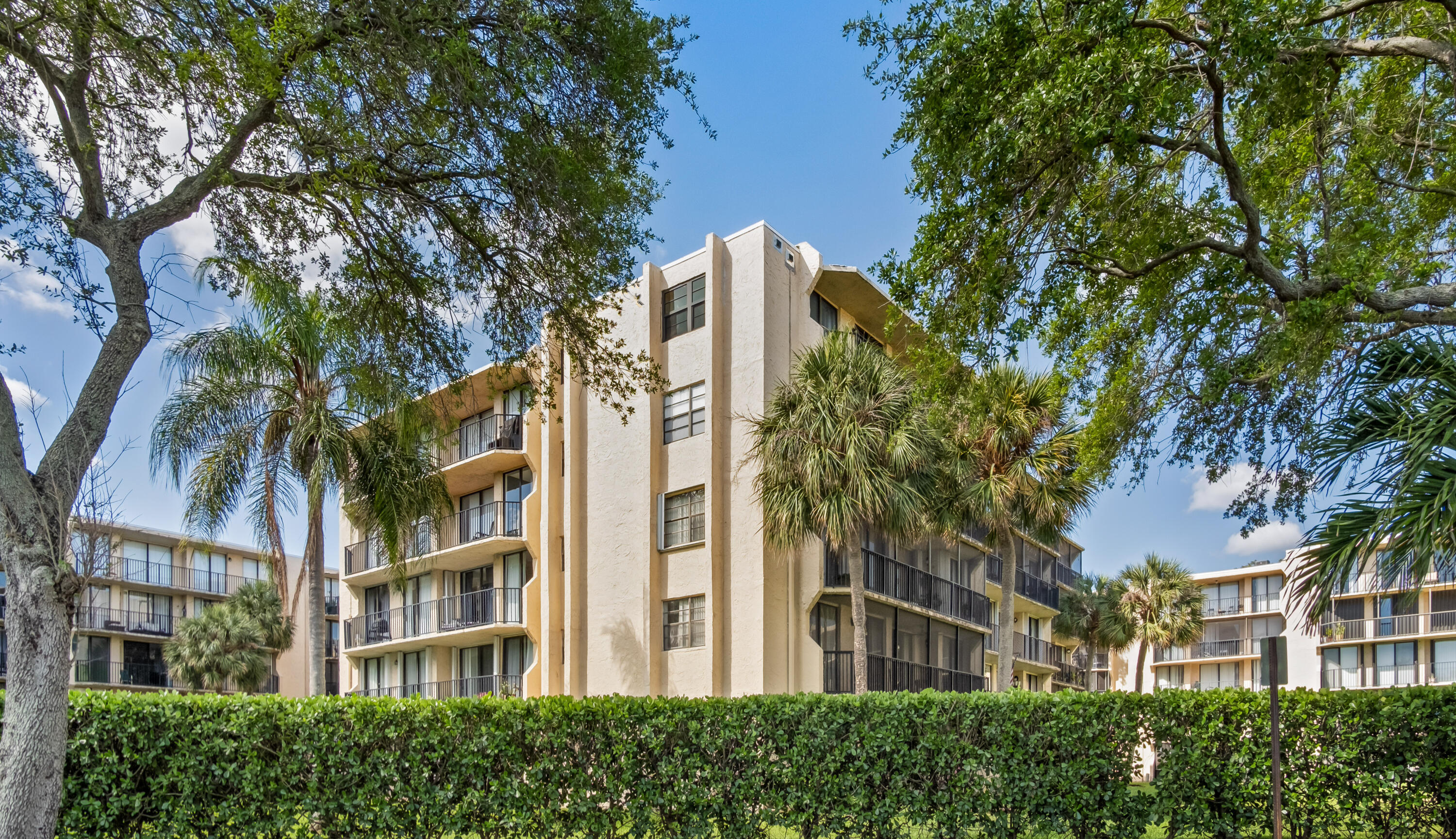 BLUE LAKE APTS CONDO - Residential