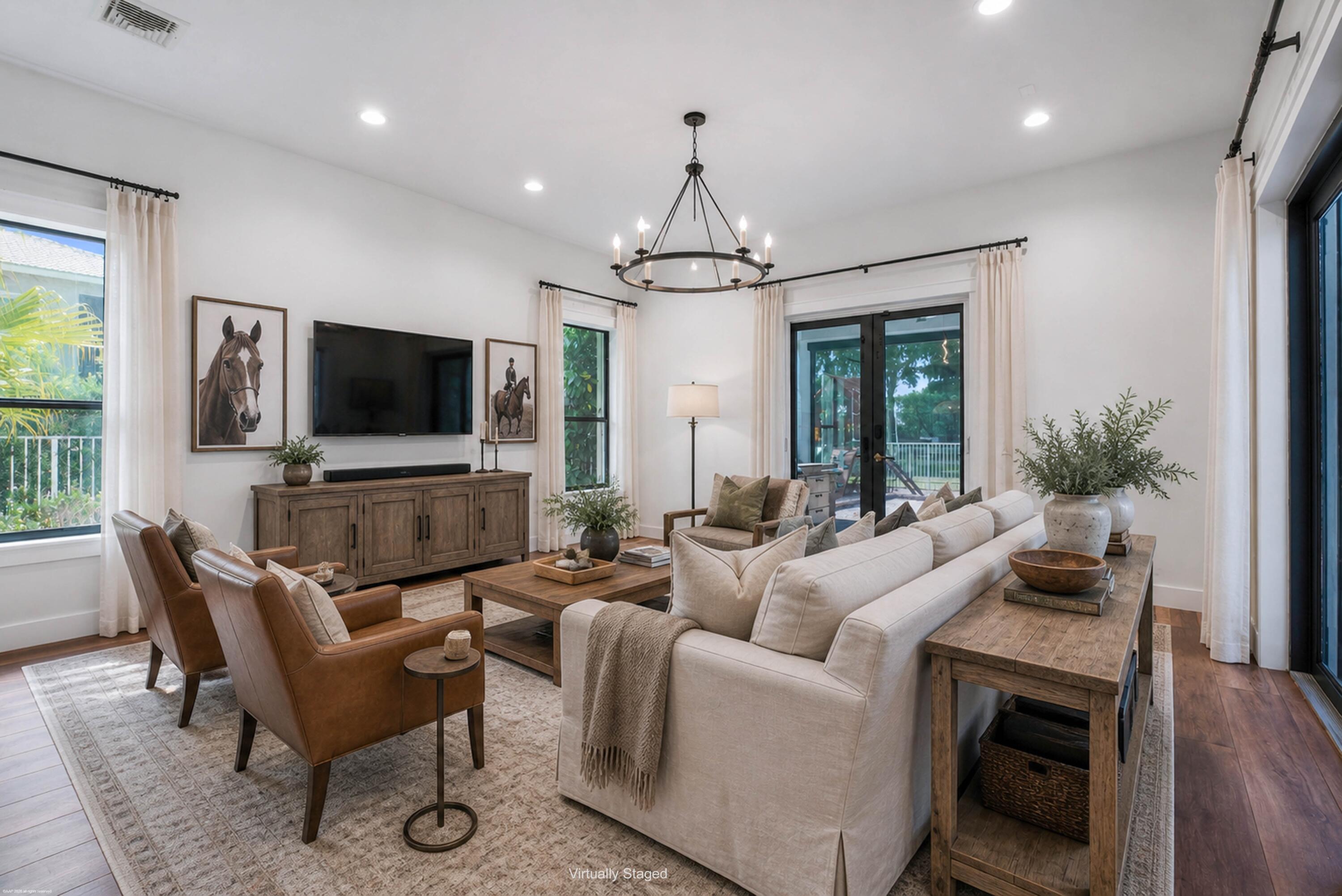 EQUESTRIAN CLUB - Residential