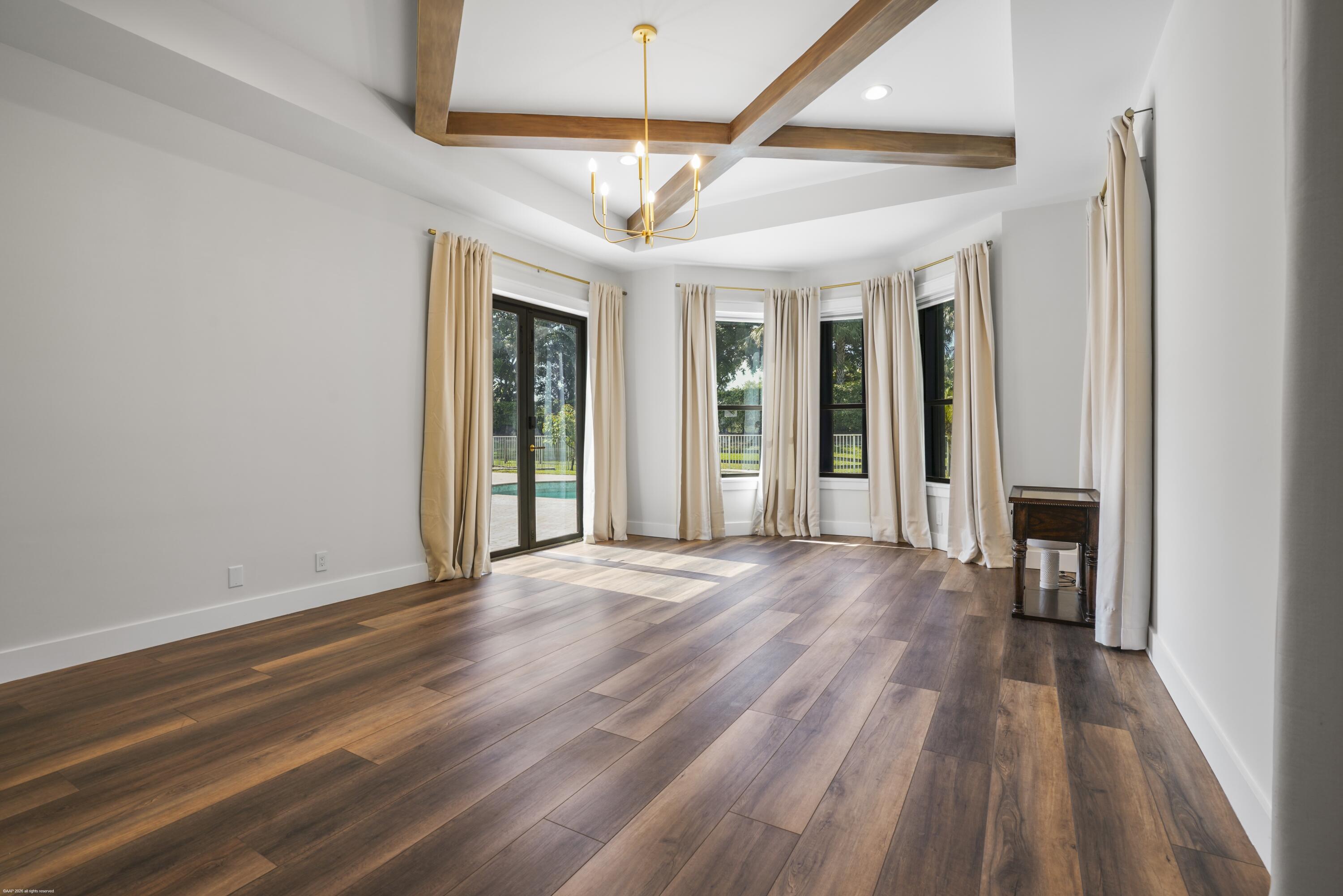 EQUESTRIAN CLUB - Residential