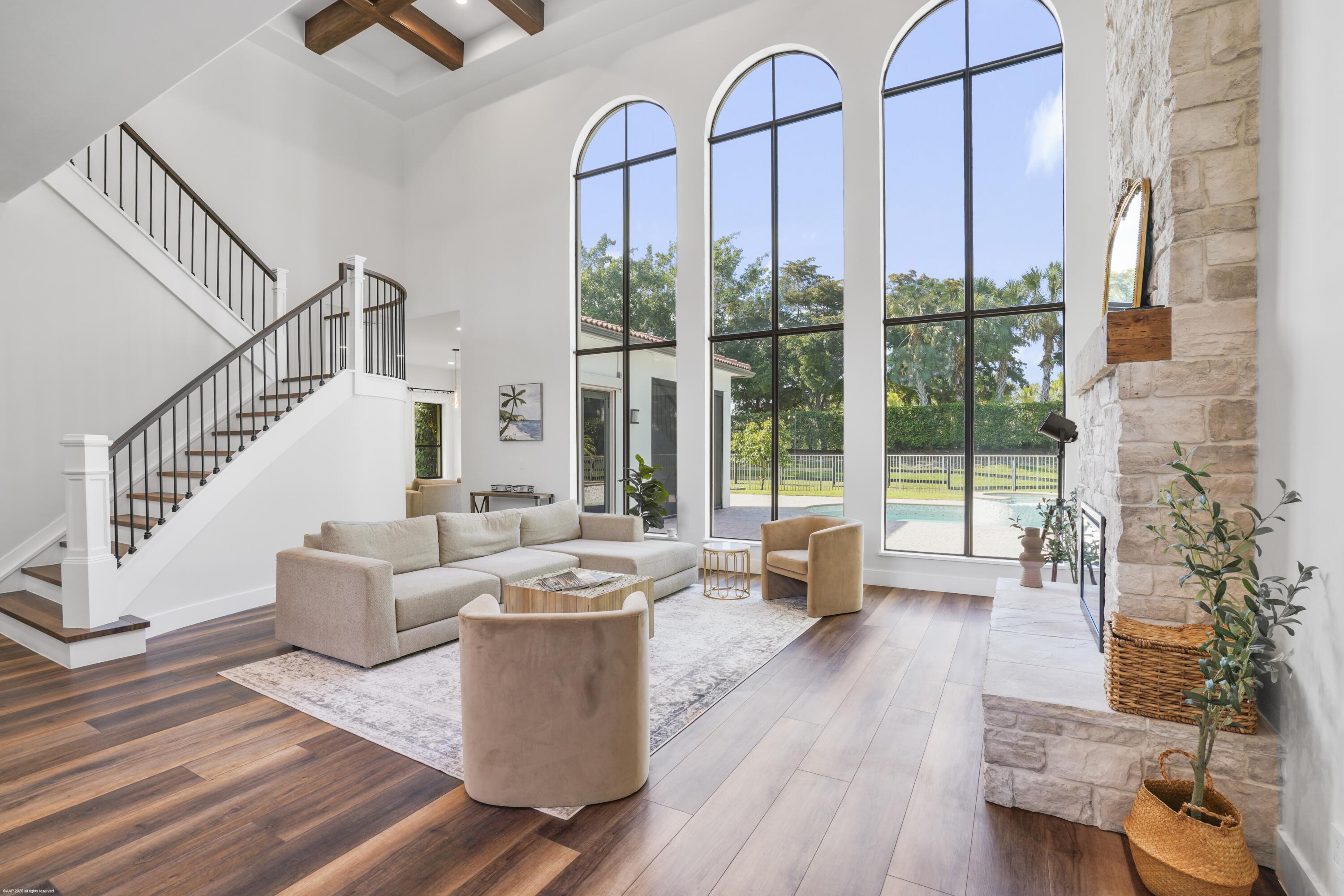 EQUESTRIAN CLUB - Residential