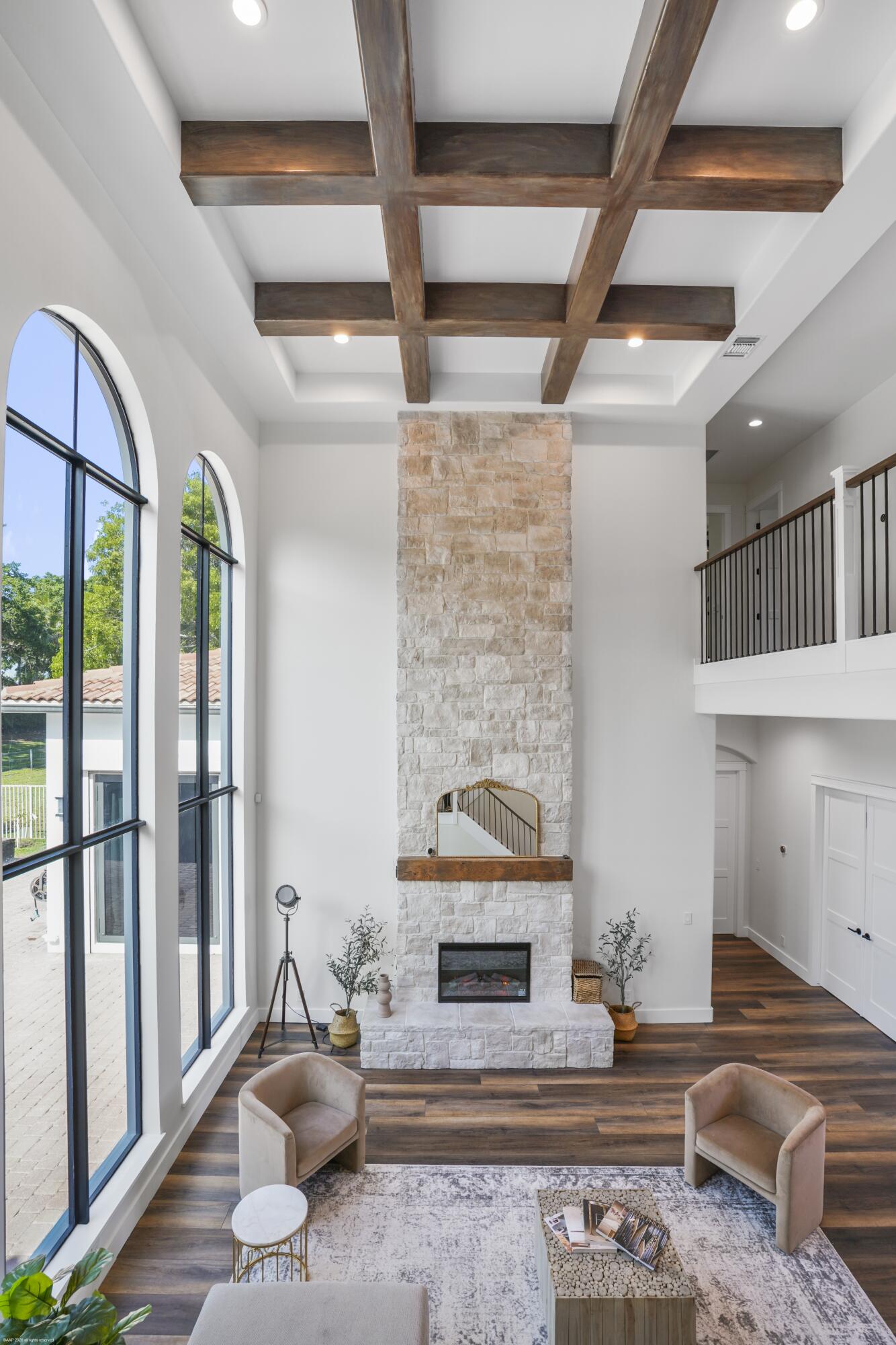 EQUESTRIAN CLUB - Residential