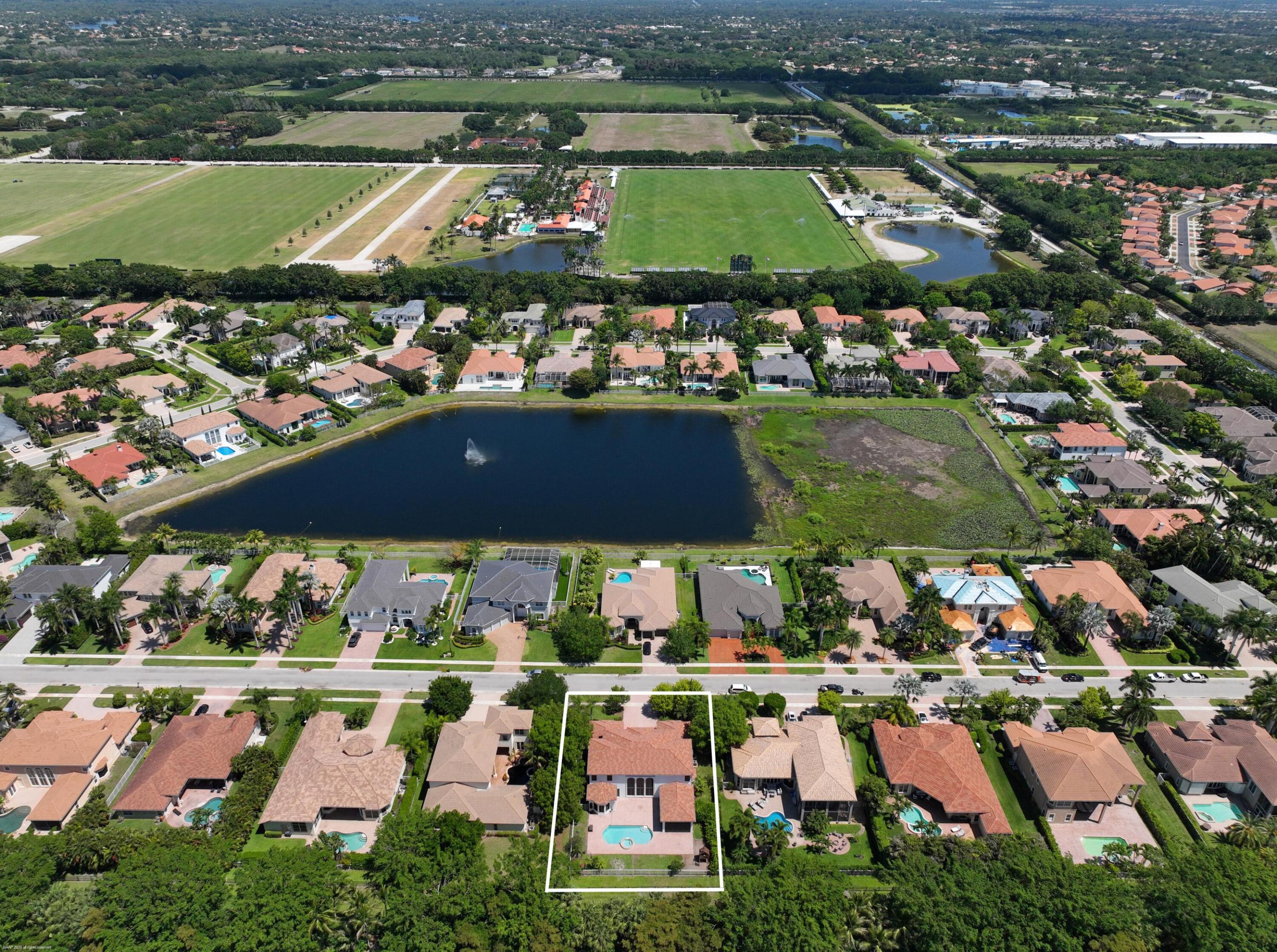 EQUESTRIAN CLUB - Residential