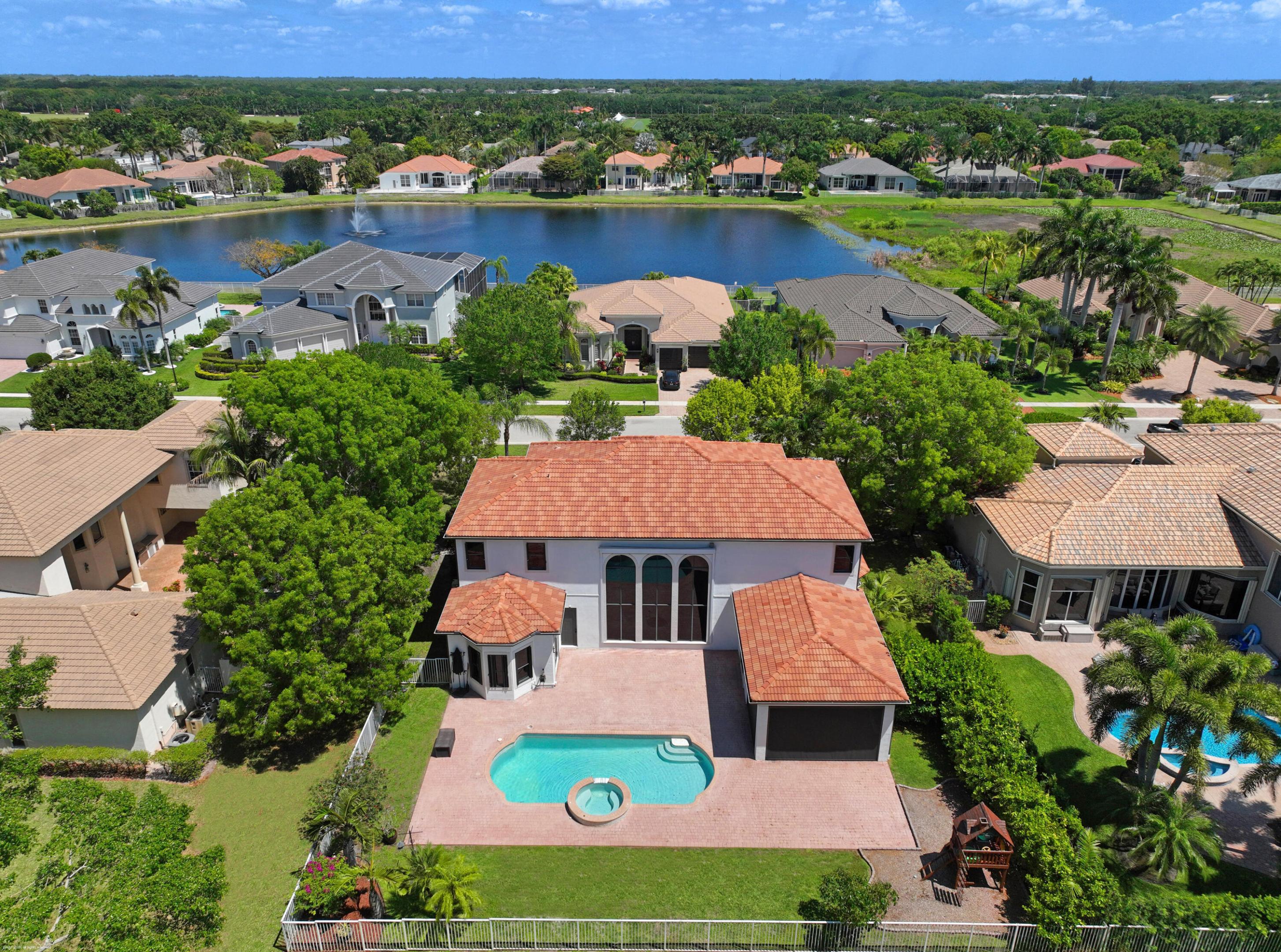 EQUESTRIAN CLUB - Residential