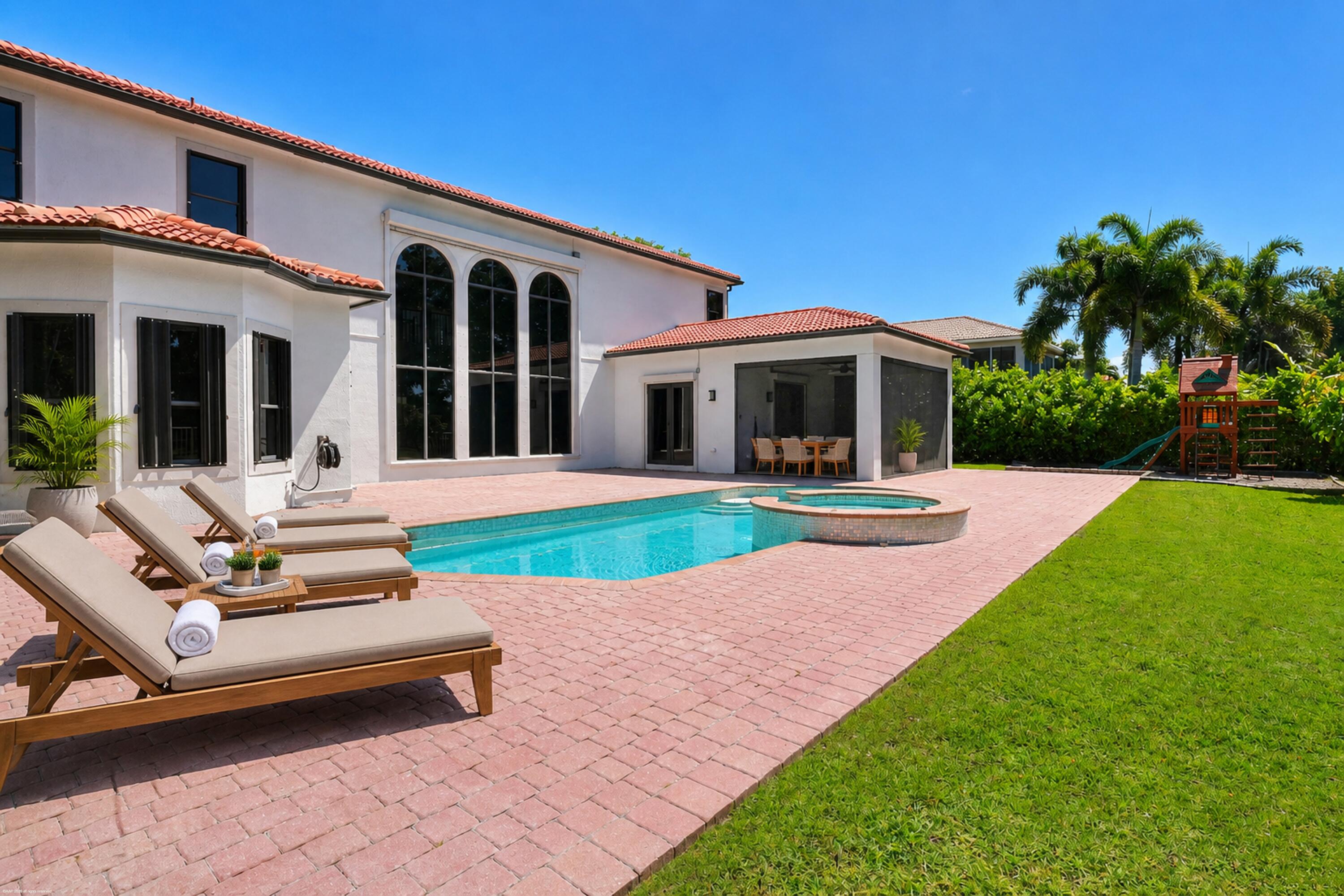 EQUESTRIAN CLUB - Residential