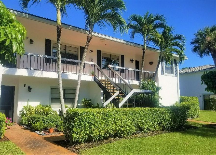 **Mandatory country club membership fee required to be paid by buyer at closing, see attached documents.** *This 2-bedroom, 2 baths, on desirable 2nd floor with a beautiful lake and golf course view from the enclosed patio. Enjoy the sunrise and sunsets right from your very own home. Open concept floor plan giving you plenty of space for your enjoyment and pleasure. Located in the community of Stratford of Hunters Run in Boynton Beach. The community of Hunters Run offers, pool, tennis, golf, caf, social events and more.  Close to shopping, fine dining and some of the best beaches Florida has to offer. Everything you would want right at your fingertips.