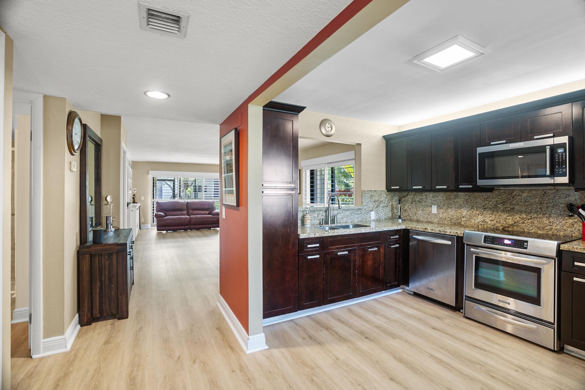 410 Lakeview Dr 104