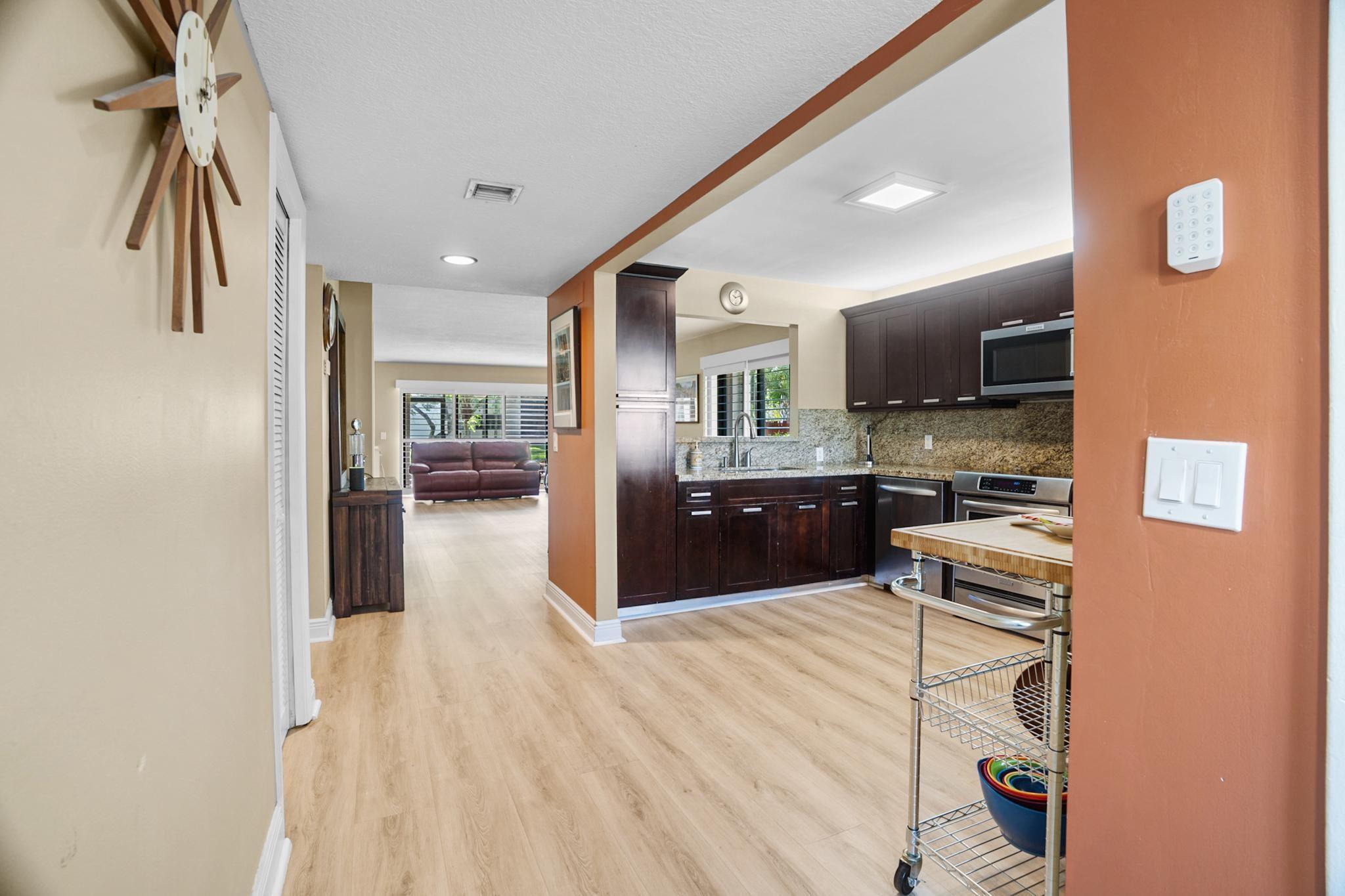 410 Lakeview Dr 104