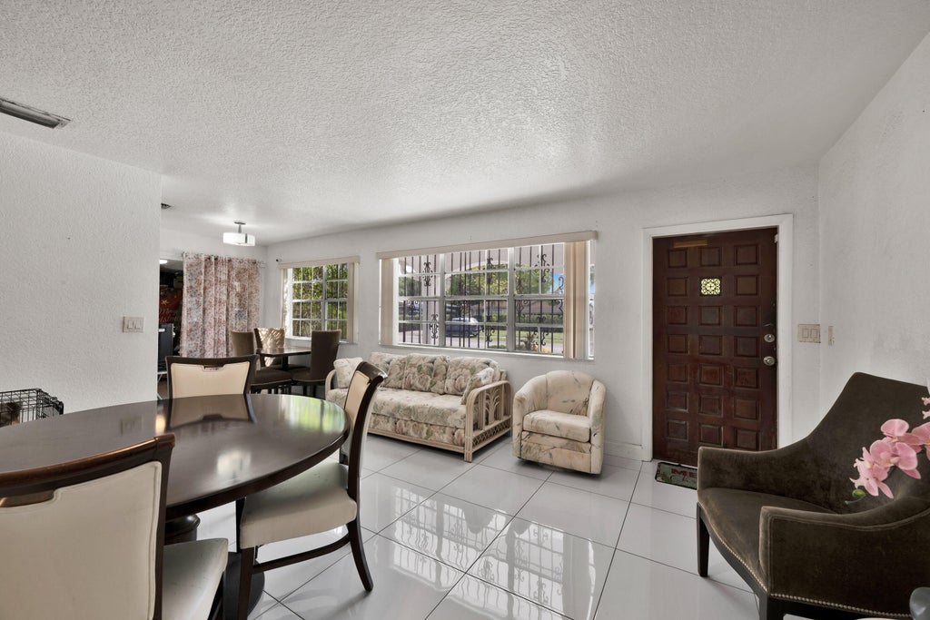 Photo of 406 SW 15TH Terrace, Delray Beach, FL 33444 (MLS # B26071848)