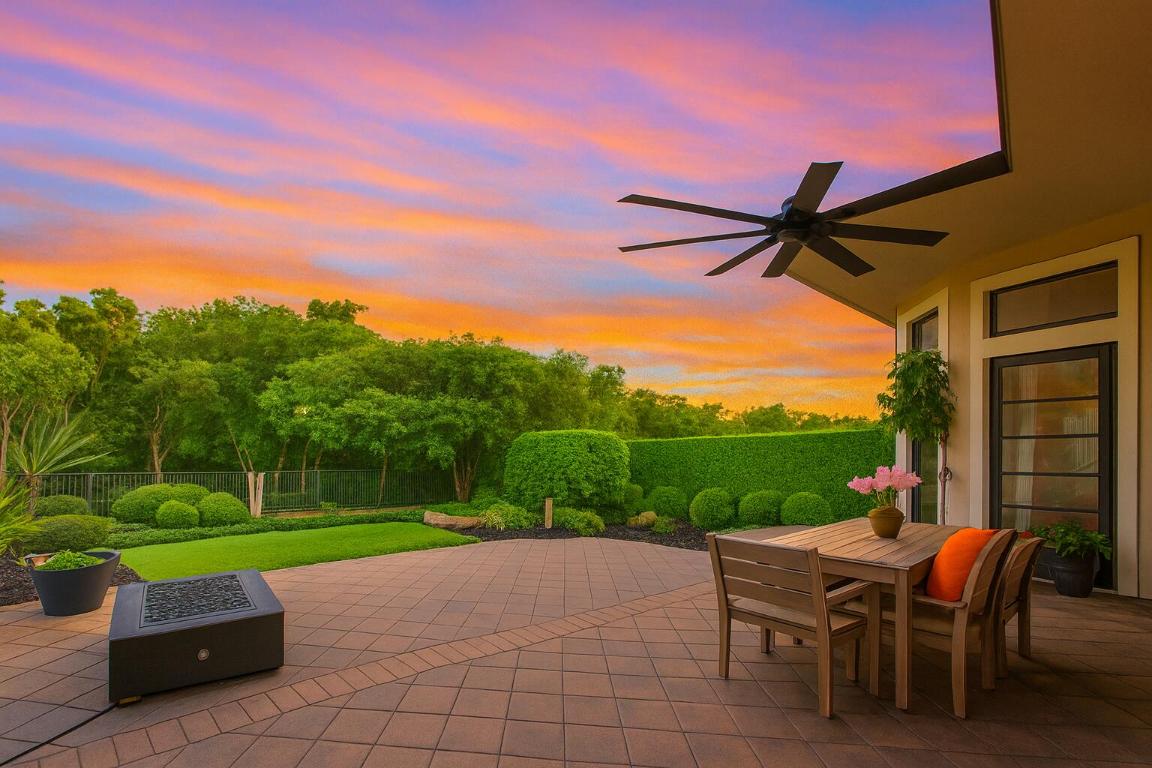 8461 Hawks Gully Avenue