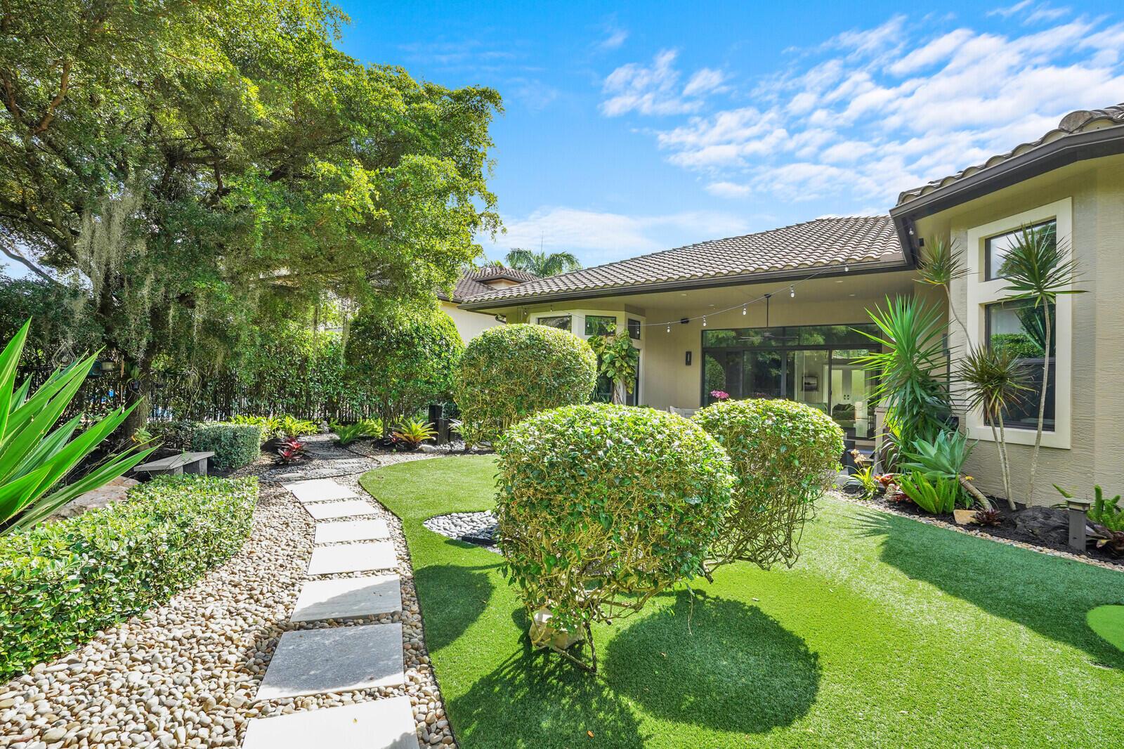 THE BRIDGES - Residential