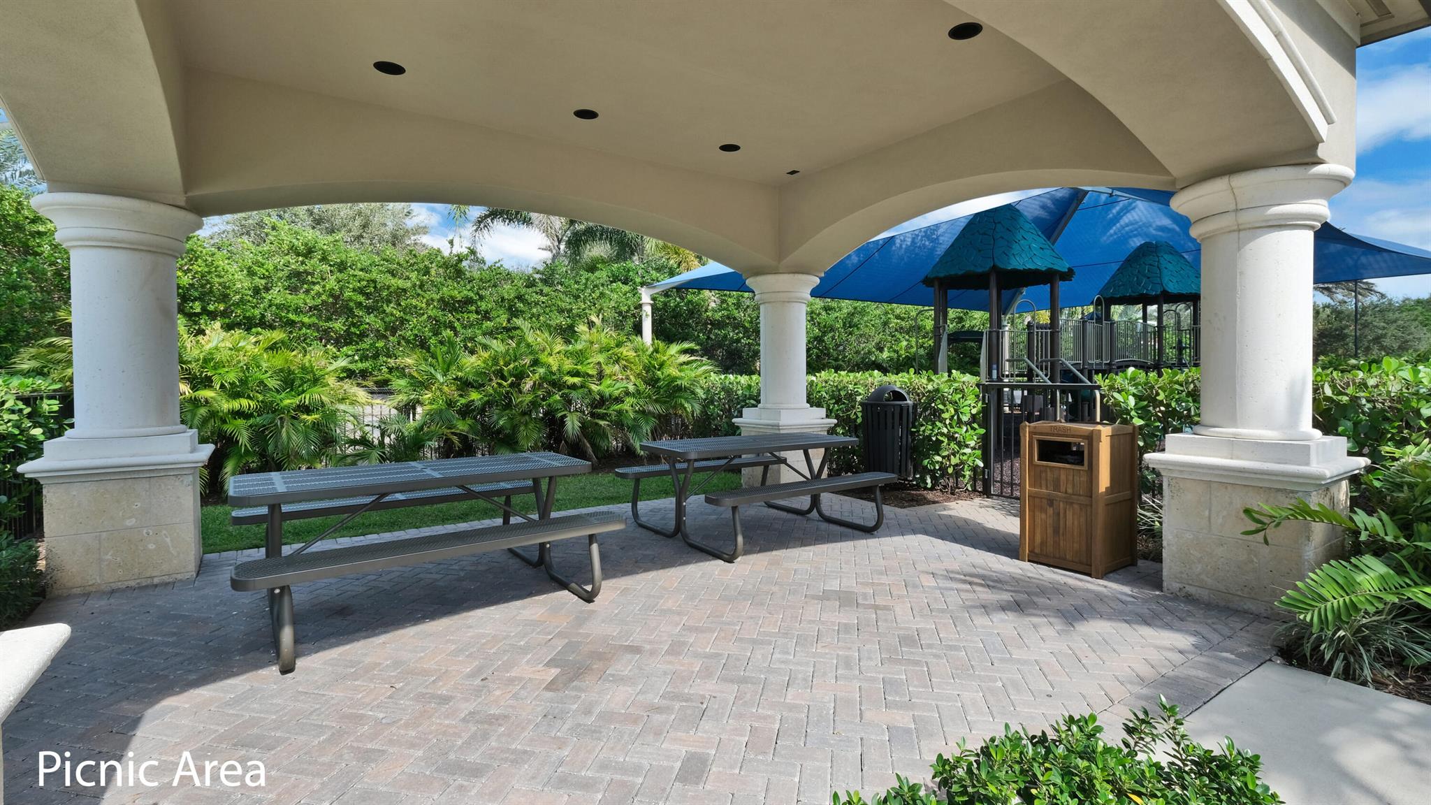 THE BRIDGES - Residential