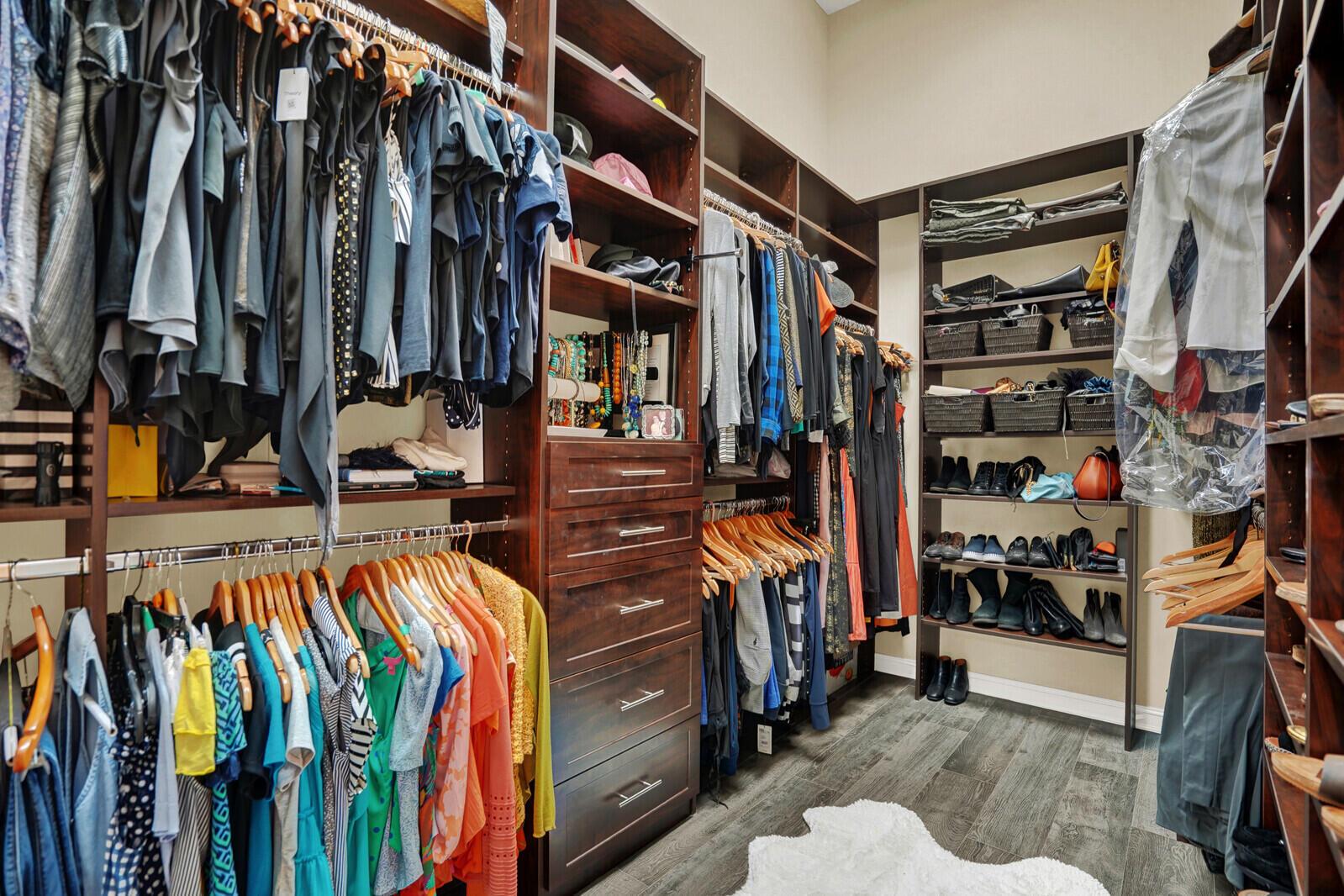 THE BRIDGES - Residential