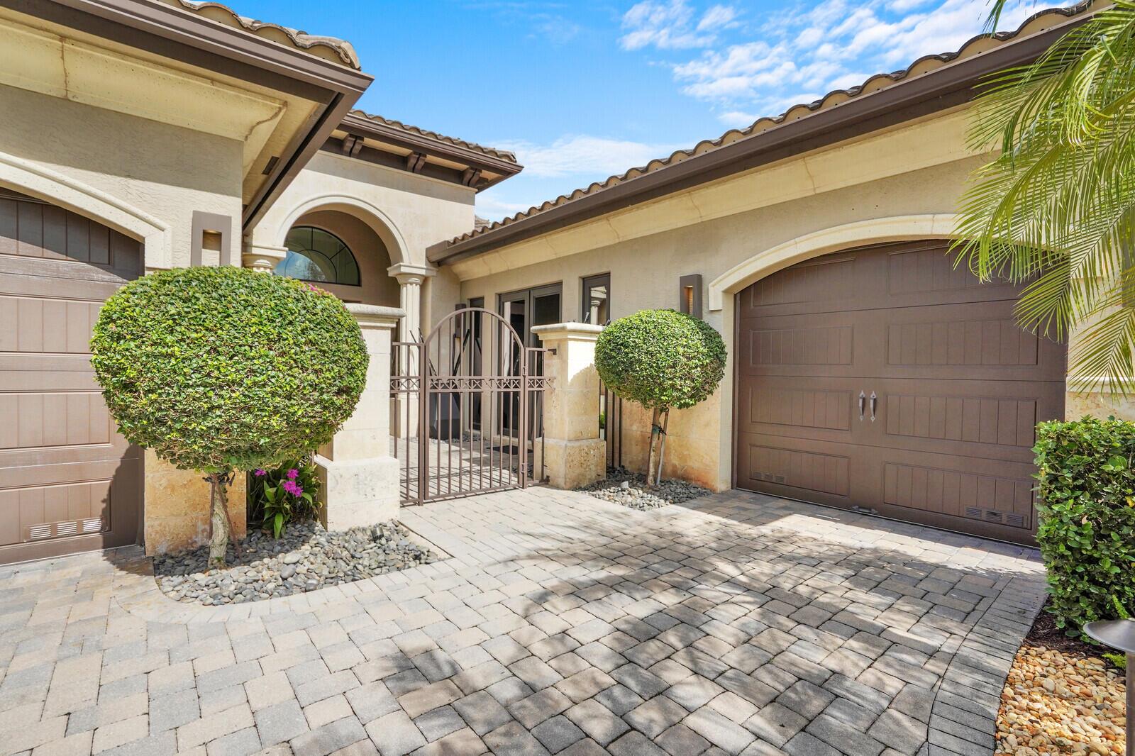 THE BRIDGES - Residential