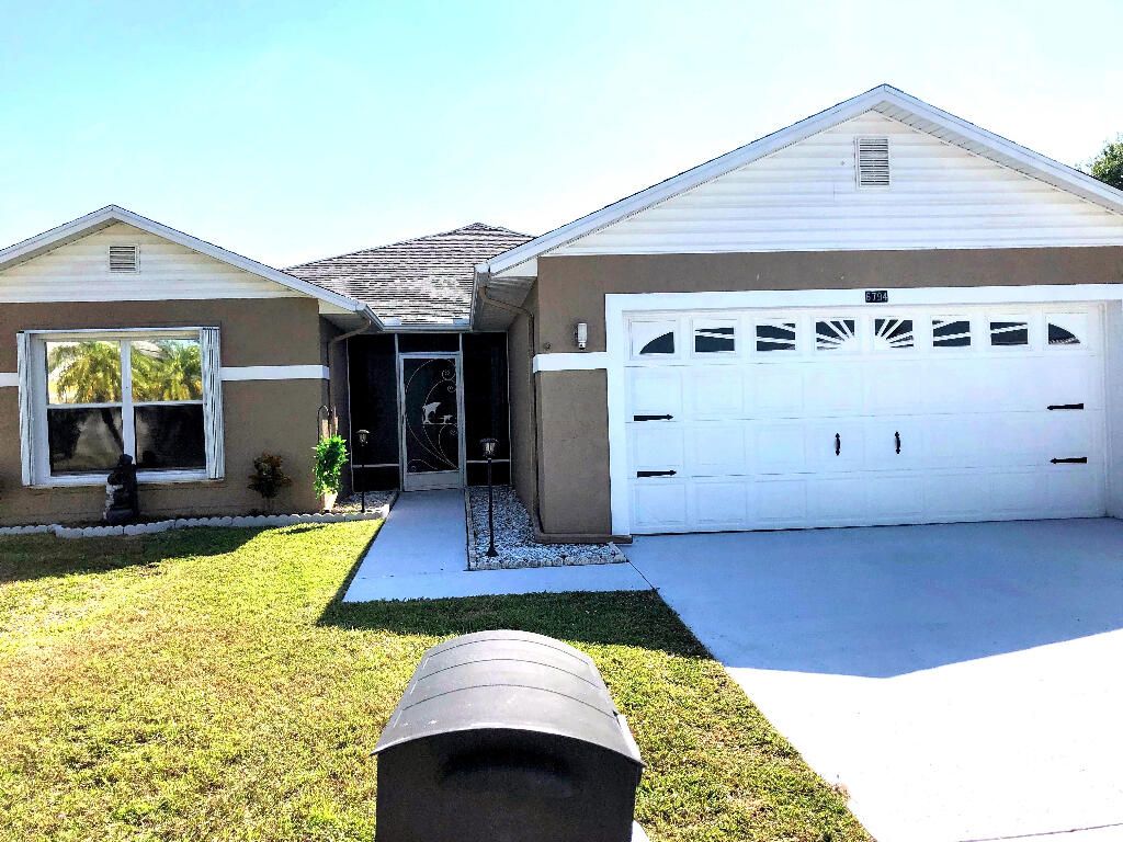 Photo of 6794 Picante Circle, Fort Pierce, FL 34951 (MLS # B26016341)