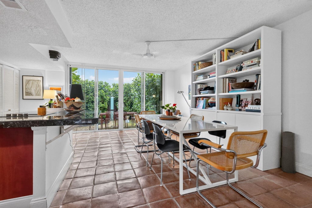 Photo of 946 NE 24TH Avenue #186, Hallandale Beach, FL 33009 (MLS # B26081668)