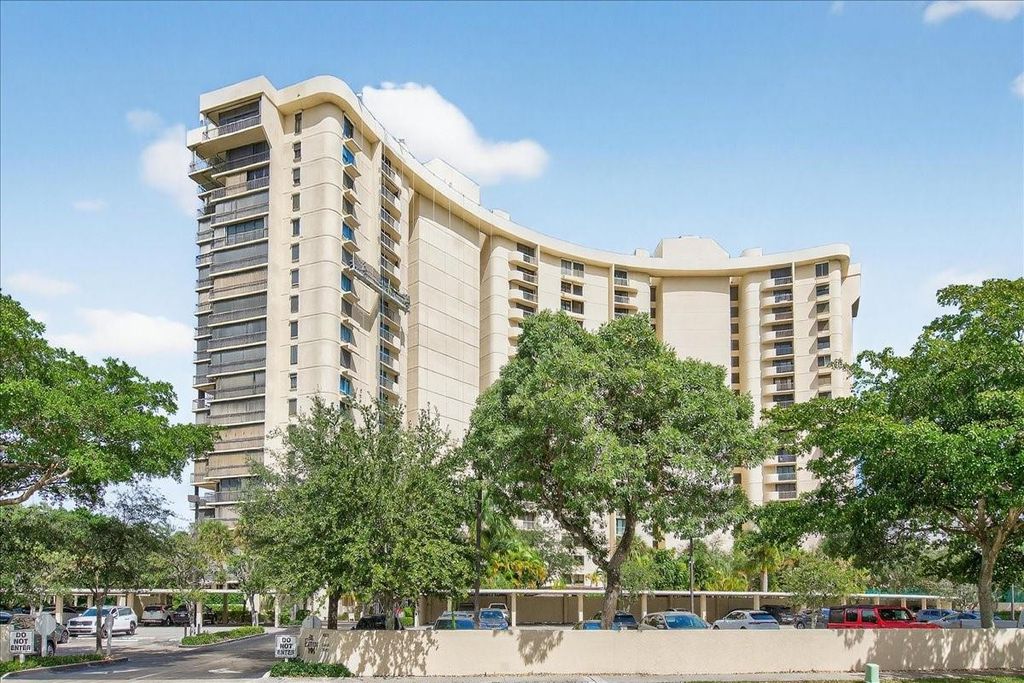 Photo of 2480 Presidential Way #902, West Palm Beach, FL 33401 (MLS # F10531590)