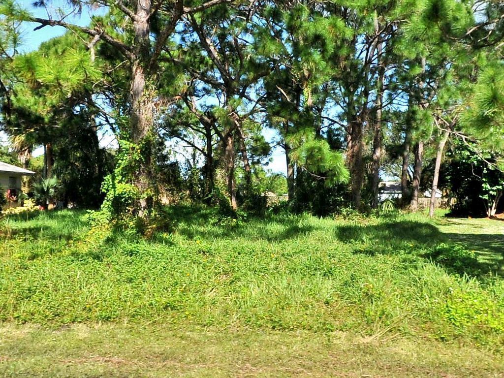 Photo of 2737 SE Mariposa Avenue, Port St Lucie, FL 34952 (MLS # R10917566)