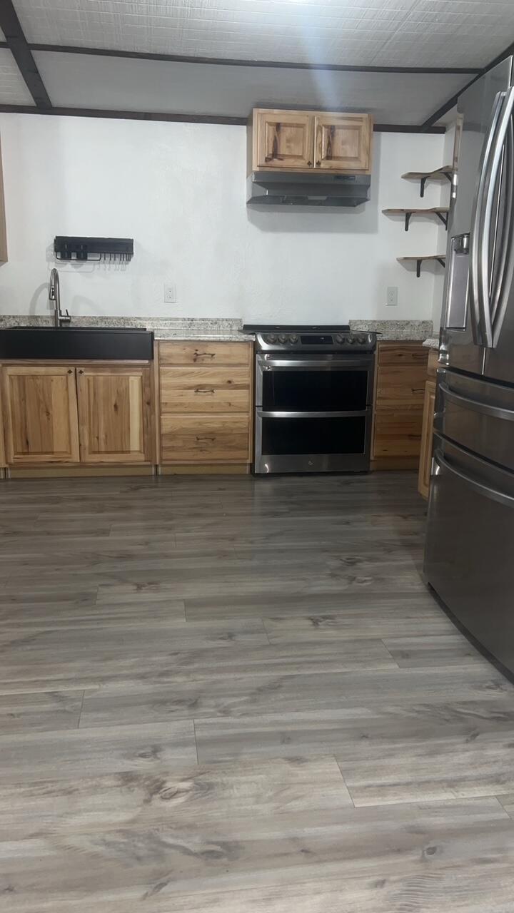 LAKE MONTAZA ESTATES SECTION - Residential