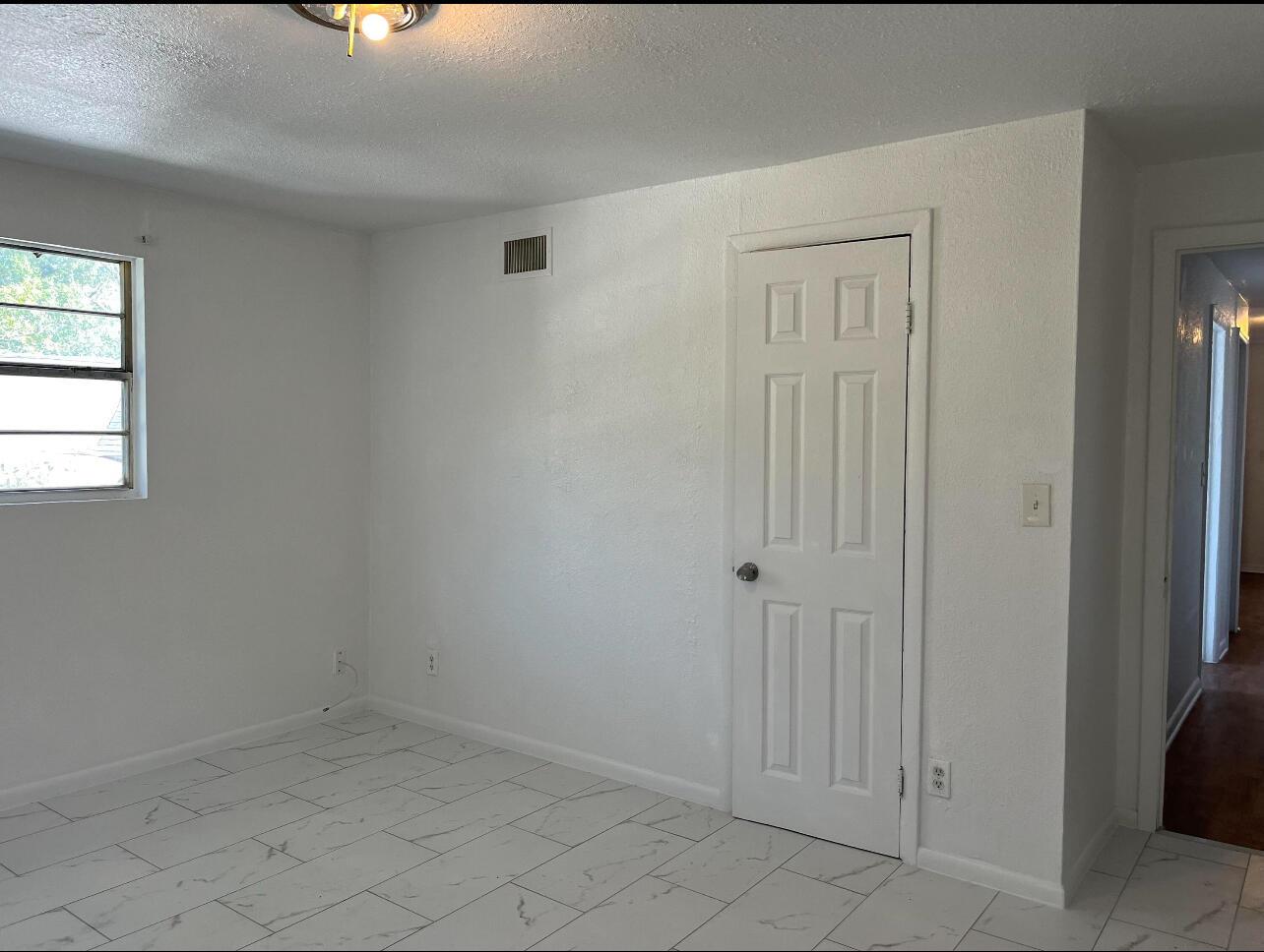 929 W 27th Street