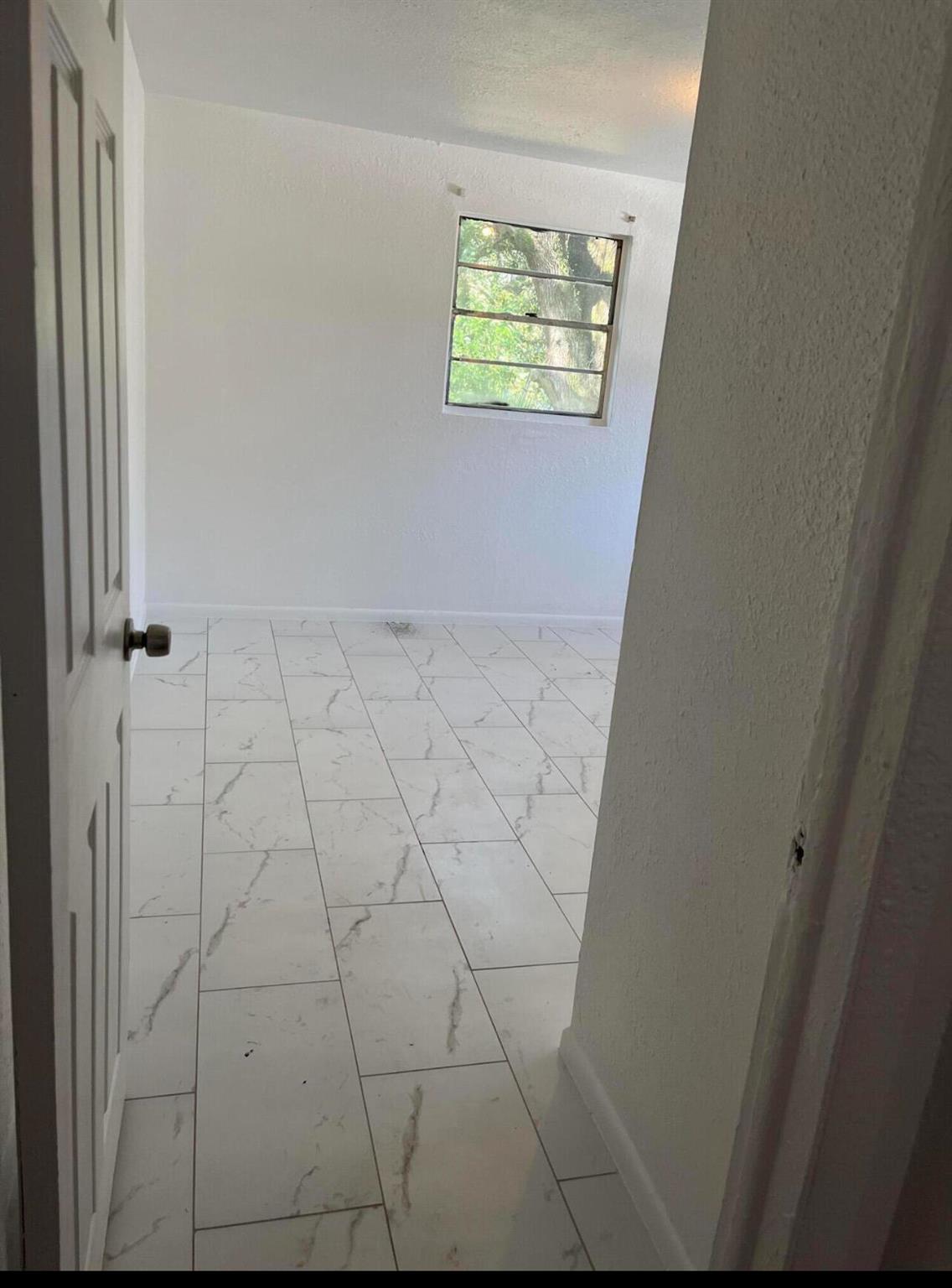 929 W 27th Street