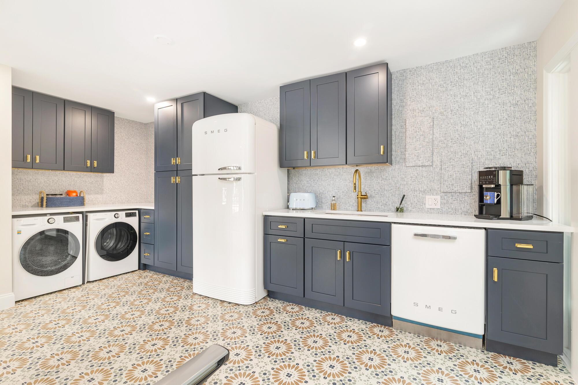 EL CID IN - Residential