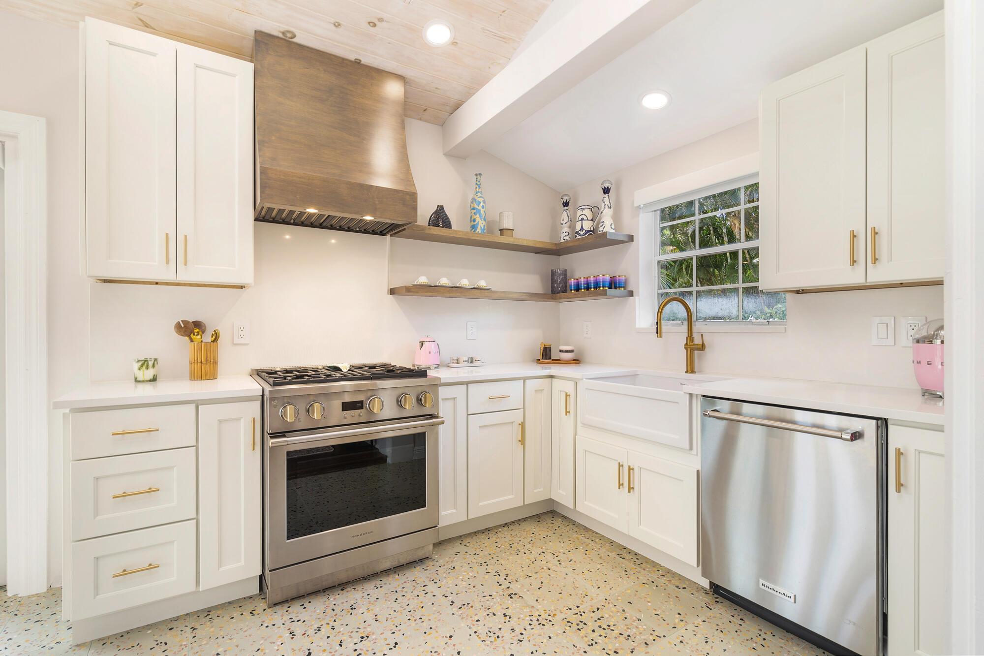 EL CID IN - Residential