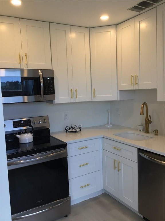 COLONIAL CLUB CONDO SEC 1 - Residential