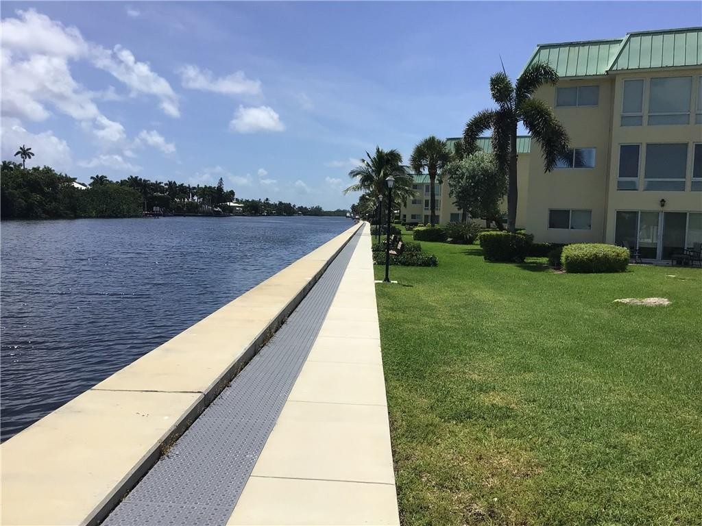 COLONIAL CLUB CONDO SEC 1 - Residential