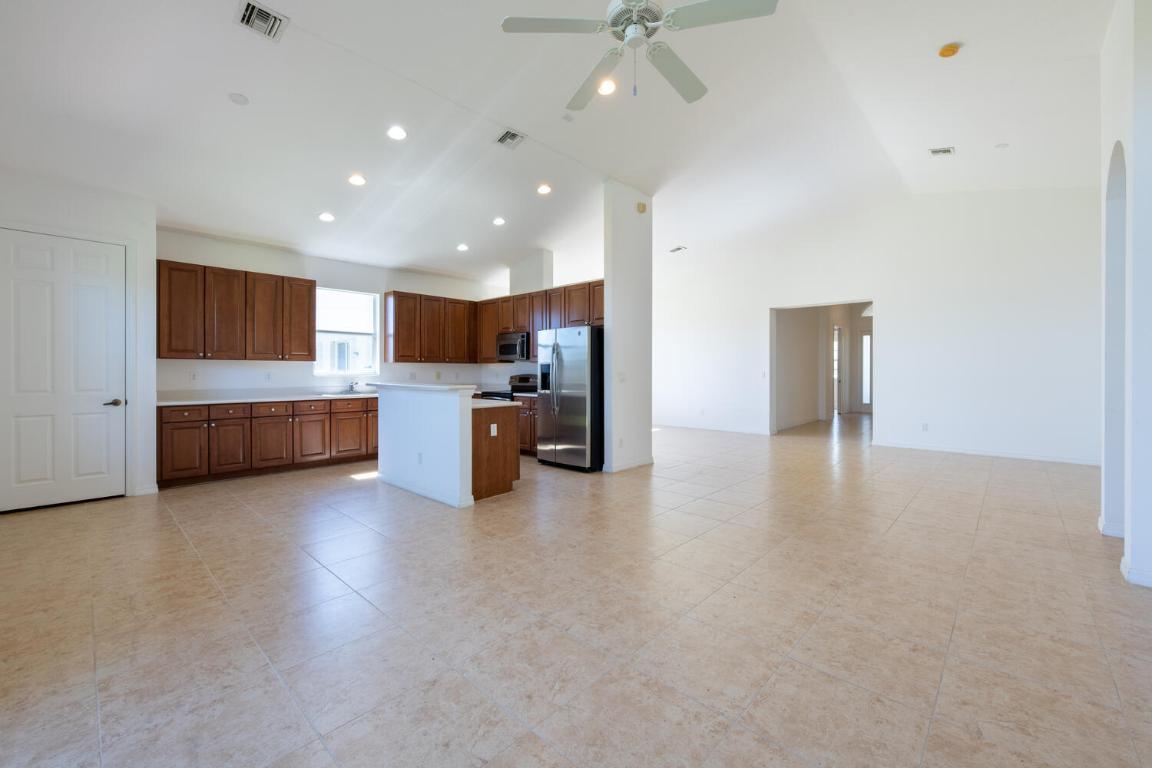 754 Aberfoyle Avenue