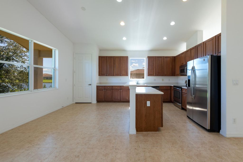 Photo of 754 Aberfoyle Avenue, Fort Pierce, FL 34947 (MLS # R11152938)