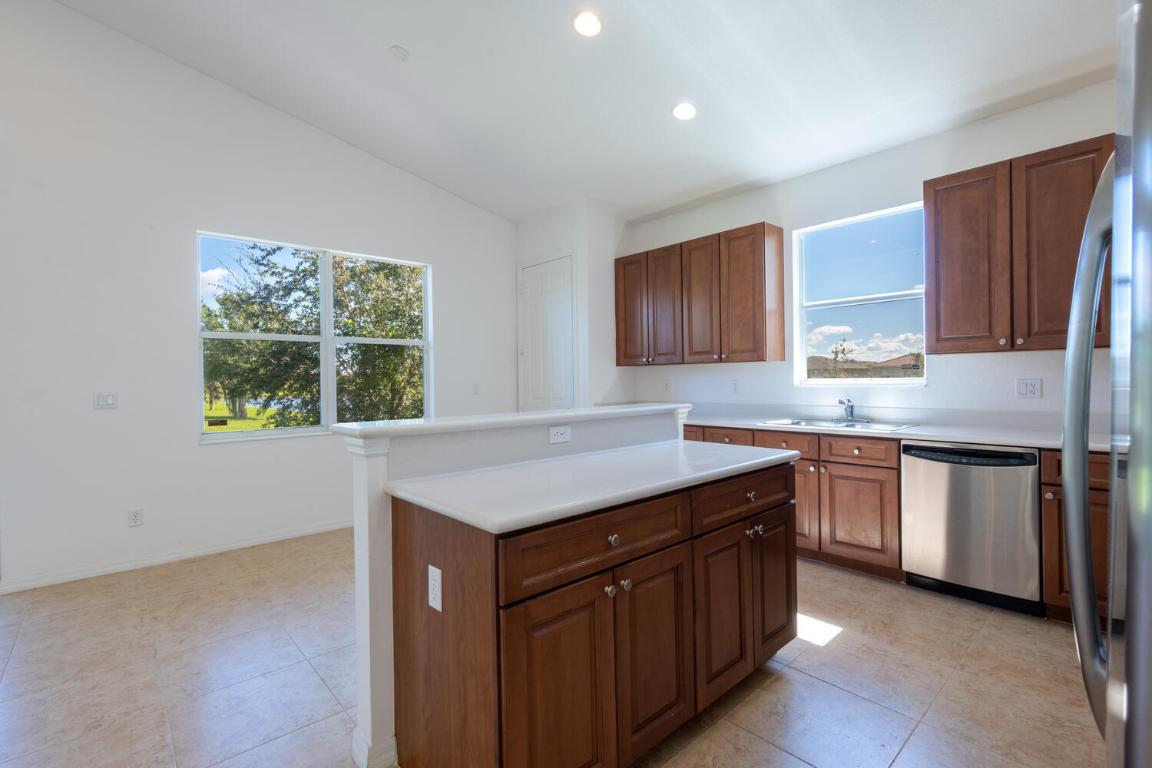 754 Aberfoyle Avenue