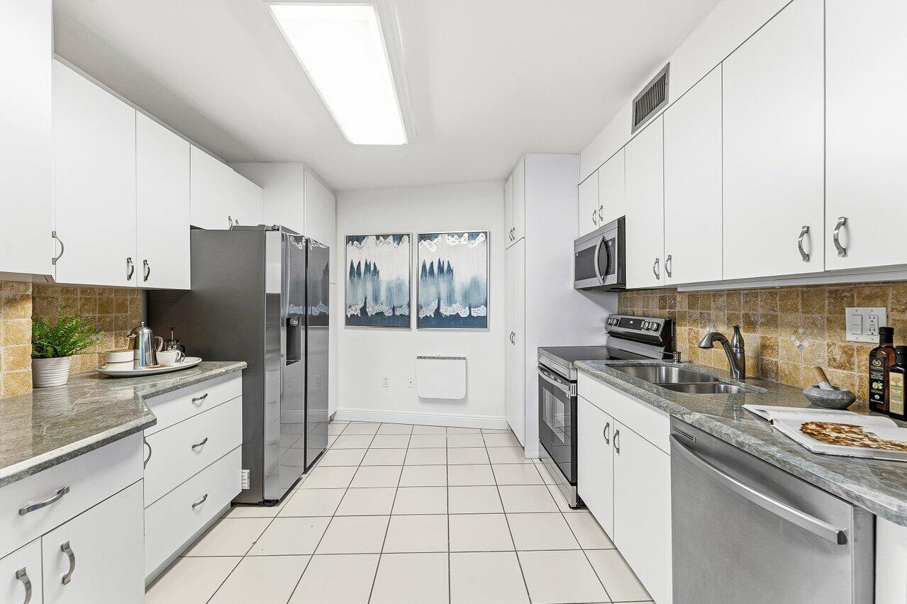 PALM BEACH TOWERS CONDO - Residential