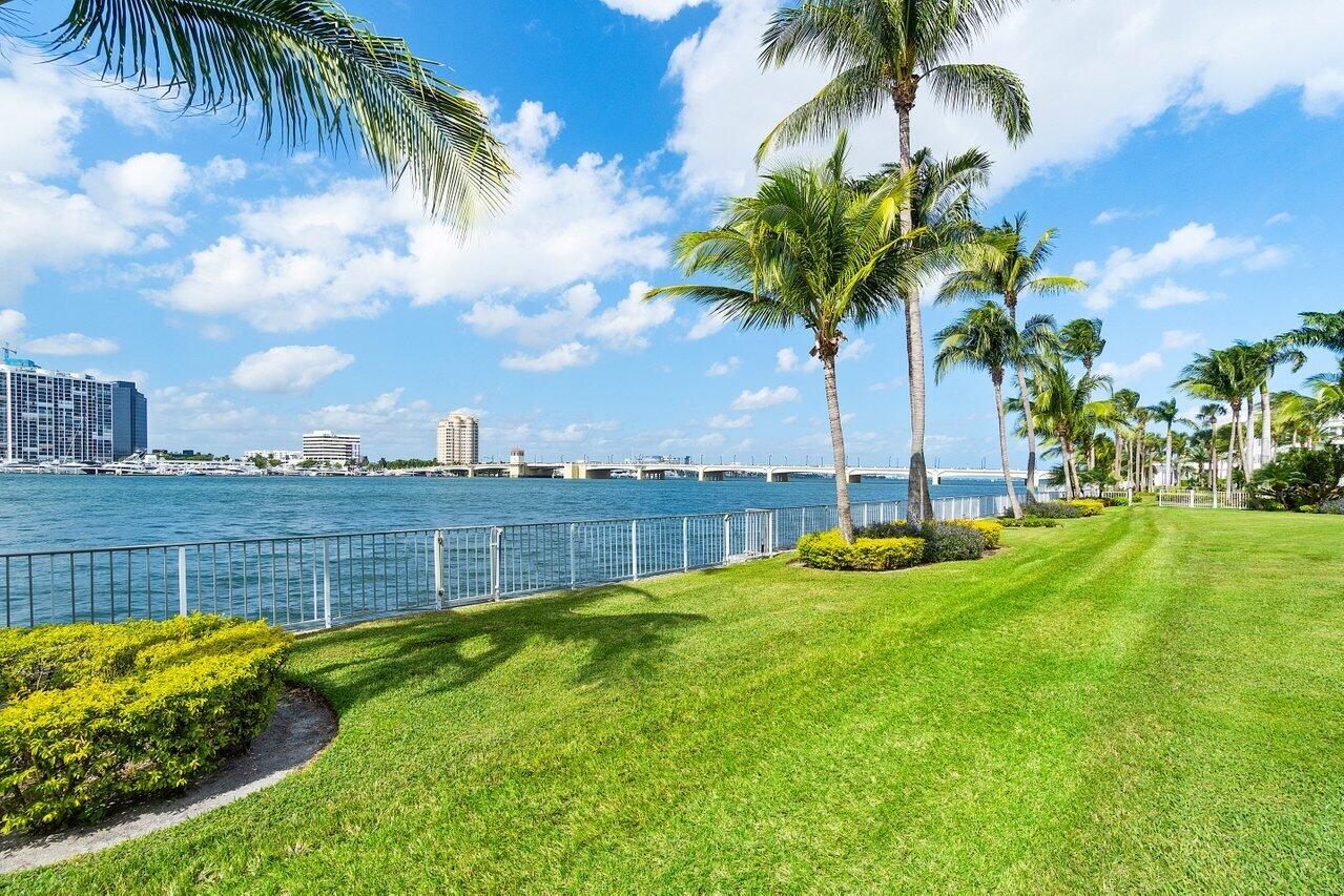 PALM BEACH TOWERS CONDO - Residential