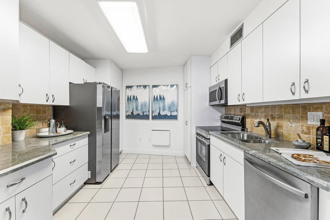 PALM BEACH TOWERS CONDO - Residential