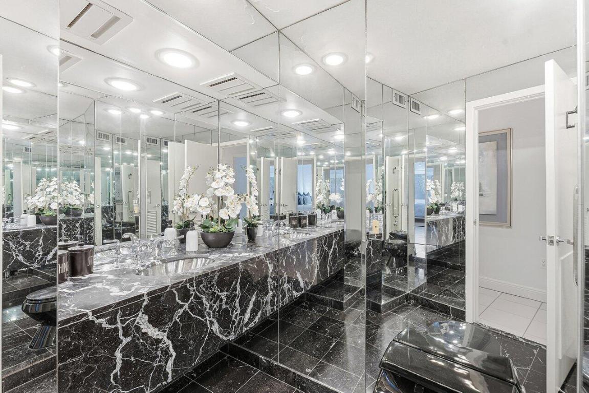 PALM BEACH TOWERS CONDO - Residential