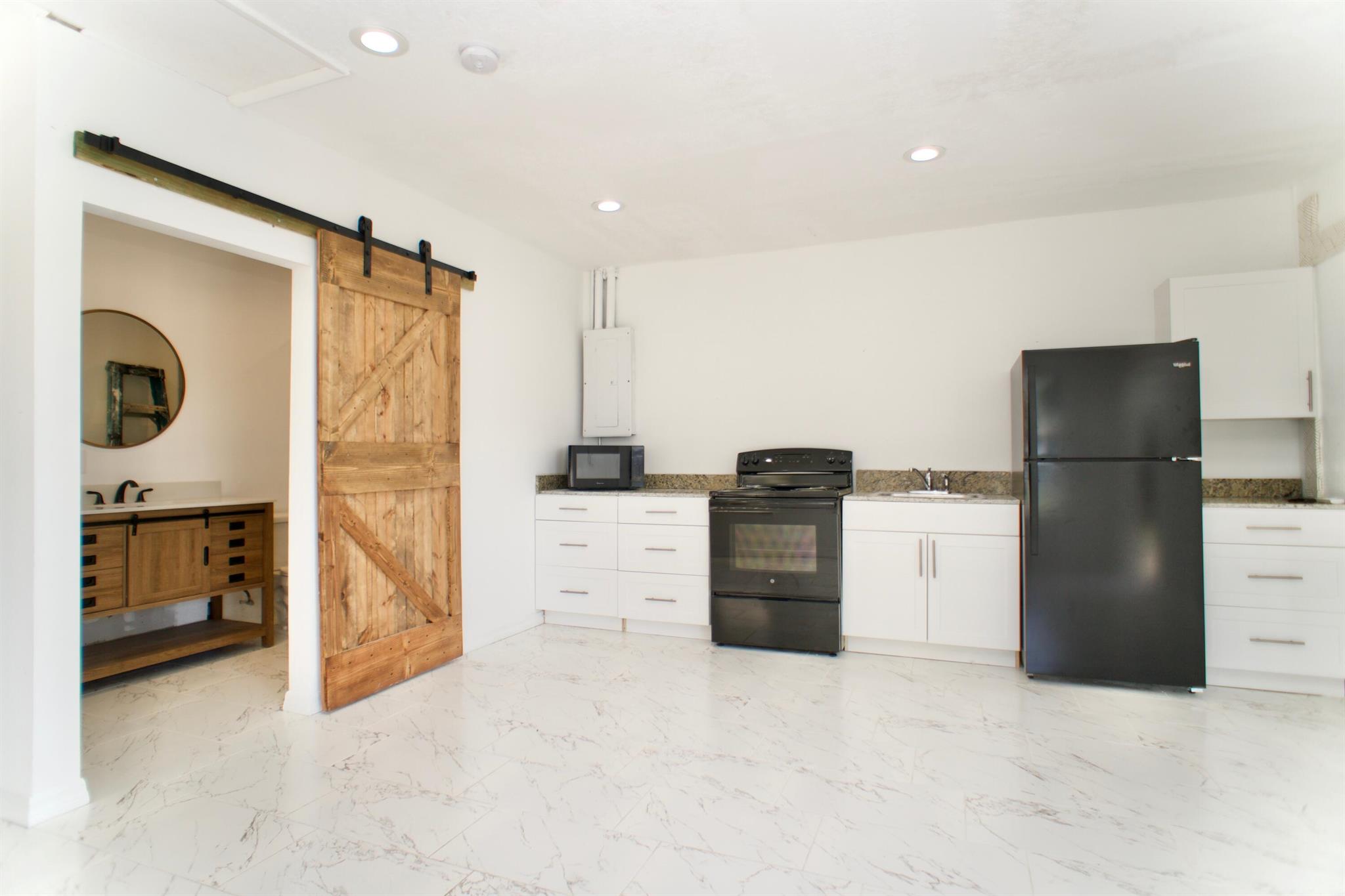 PORT ST LUCIE SECTION 27 - Residential Lease