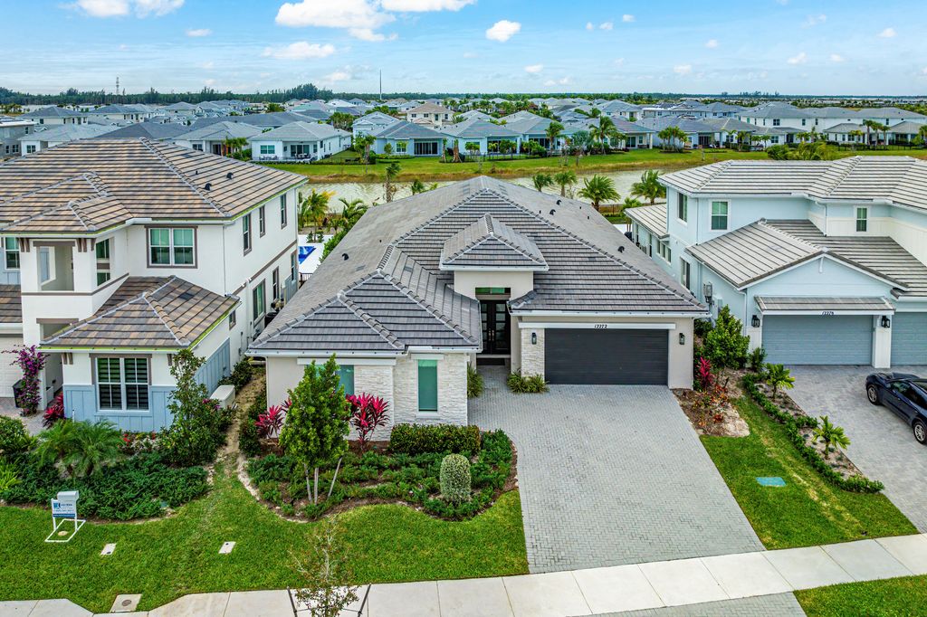 Photo of 12272 Waterstone Circle, Palm Beach Gardens, FL 33412 (MLS # R10951018)