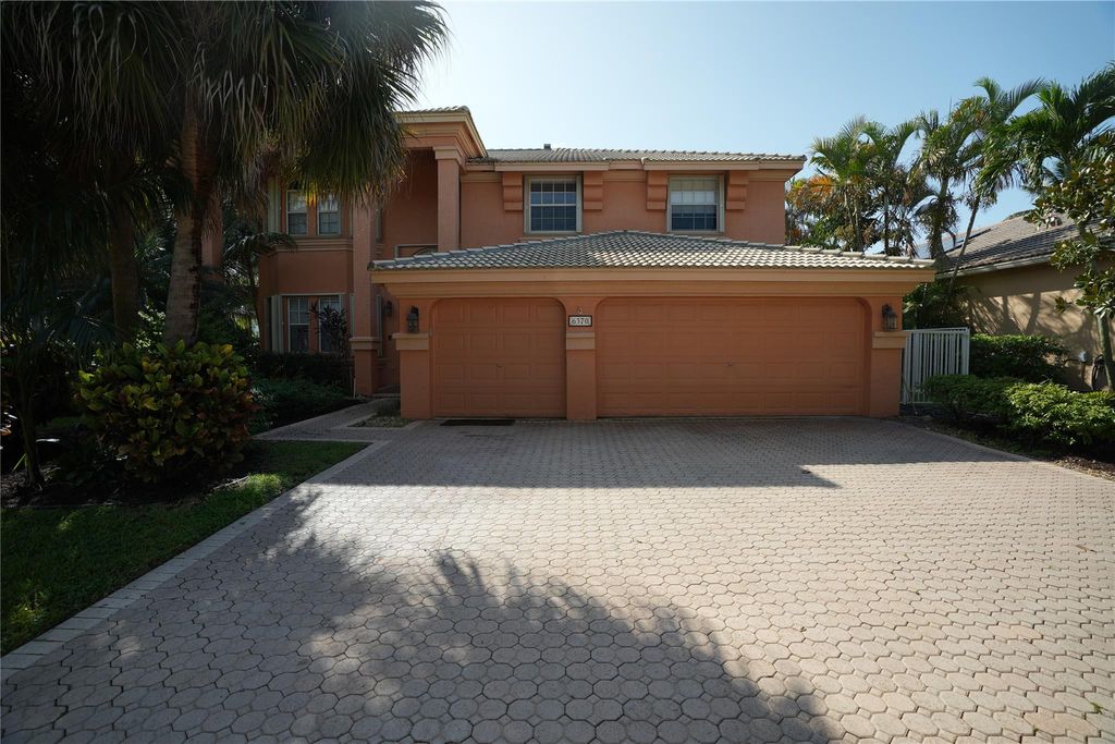 Photo of 6370 Stonehurst Circle, Lake Worth, FL 33467 (MLS # F10389604)