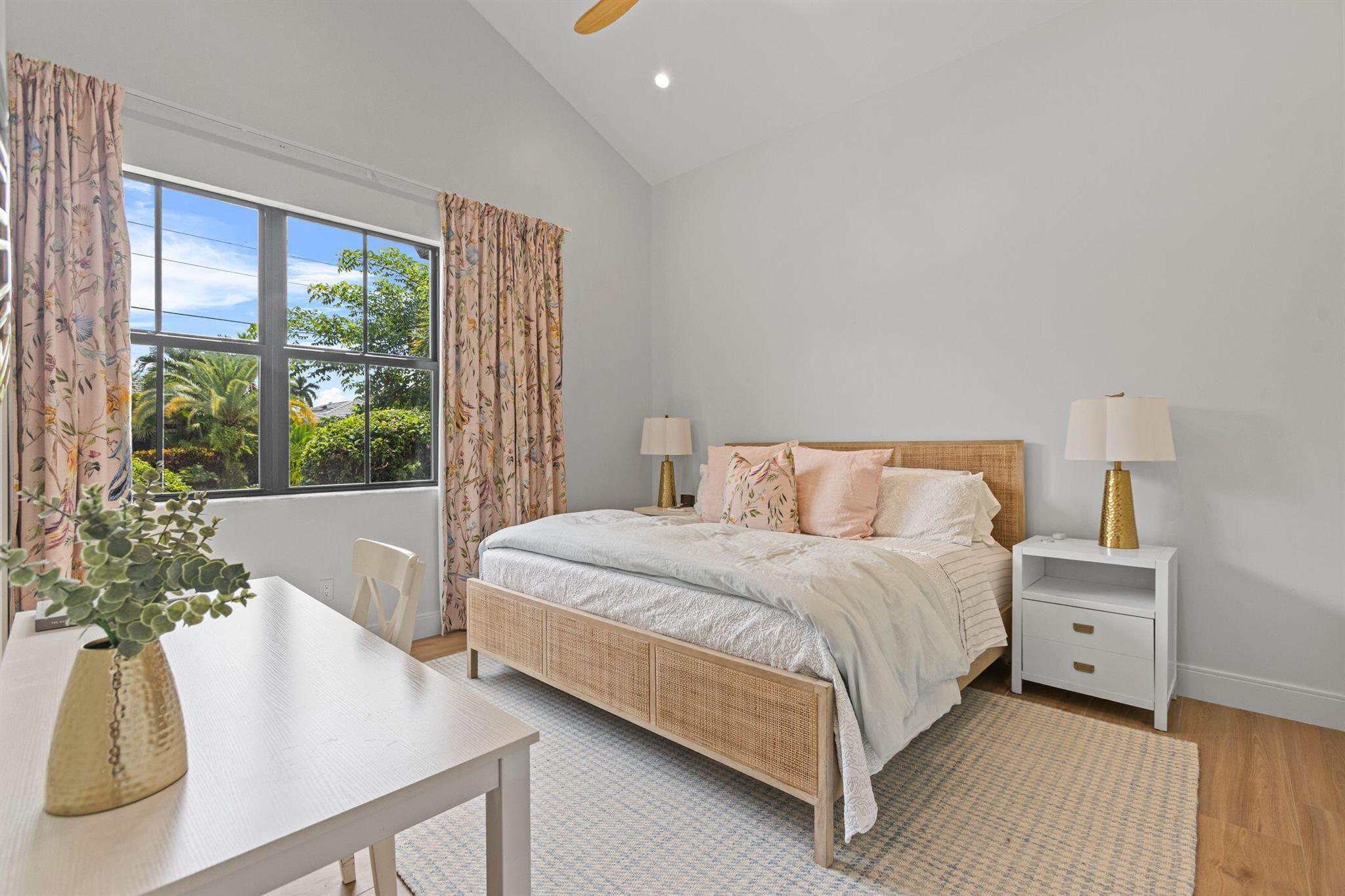 PALM BEACH ISLES 2 - Residential