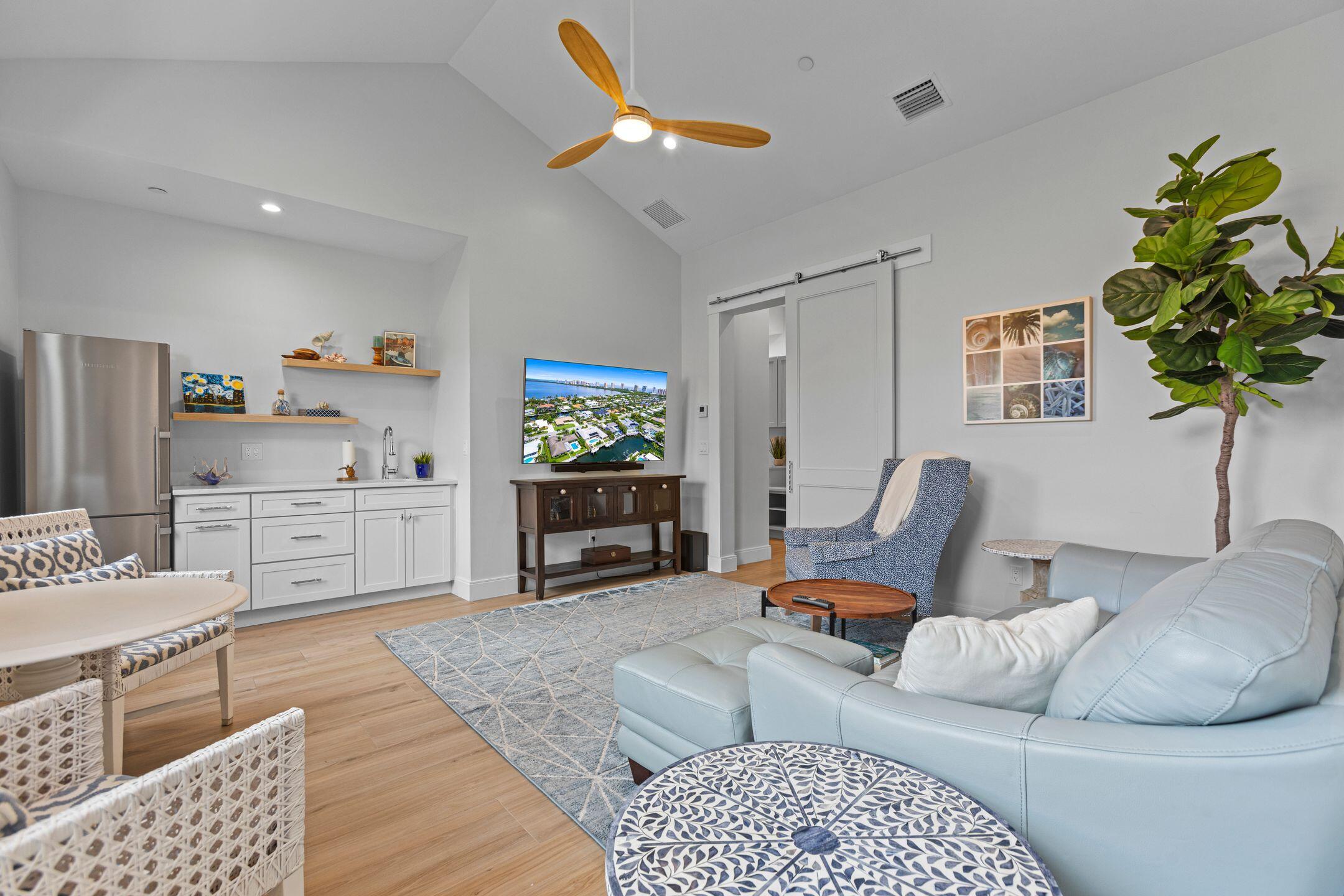 PALM BEACH ISLES 2 - Residential