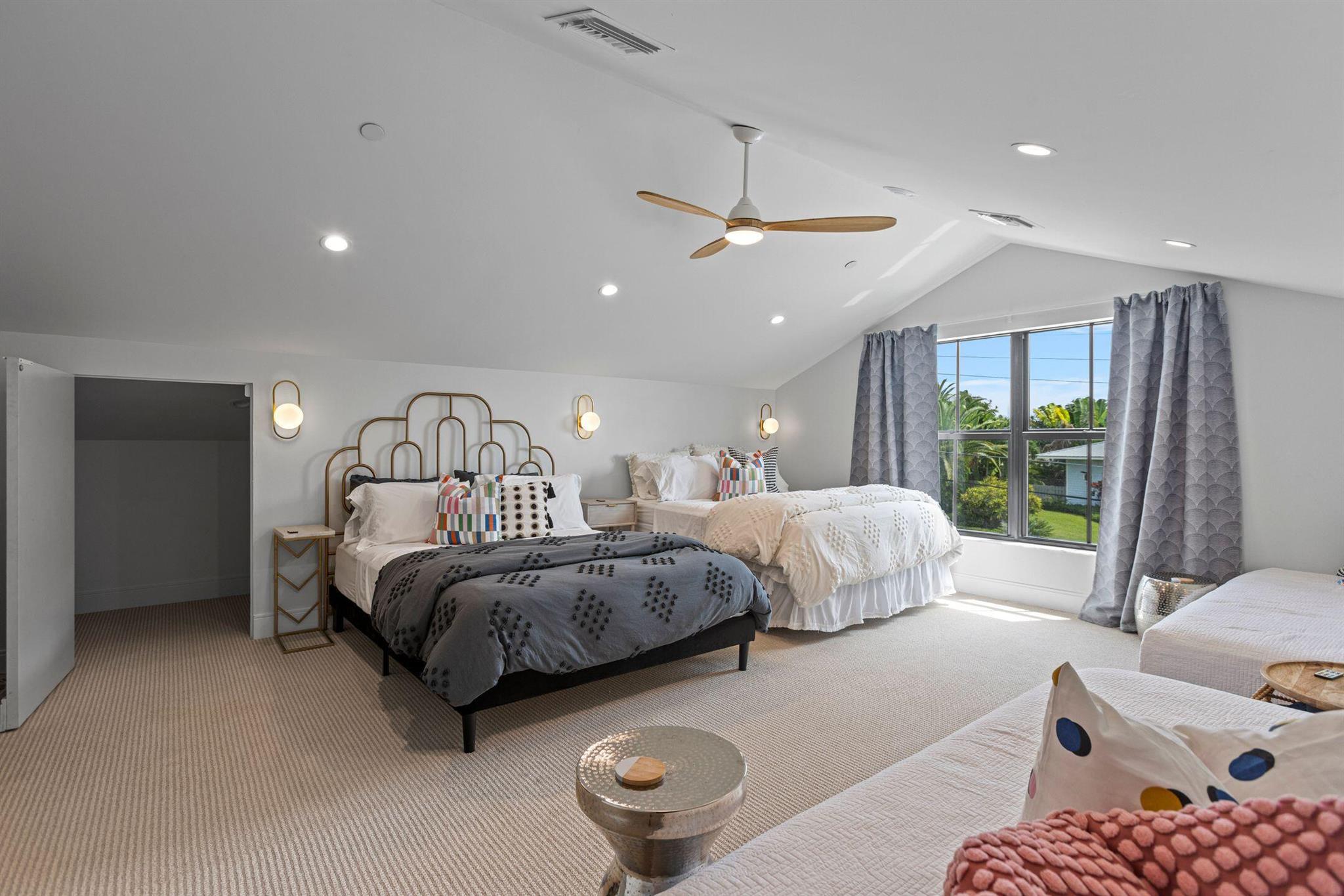 PALM BEACH ISLES 2 - Residential