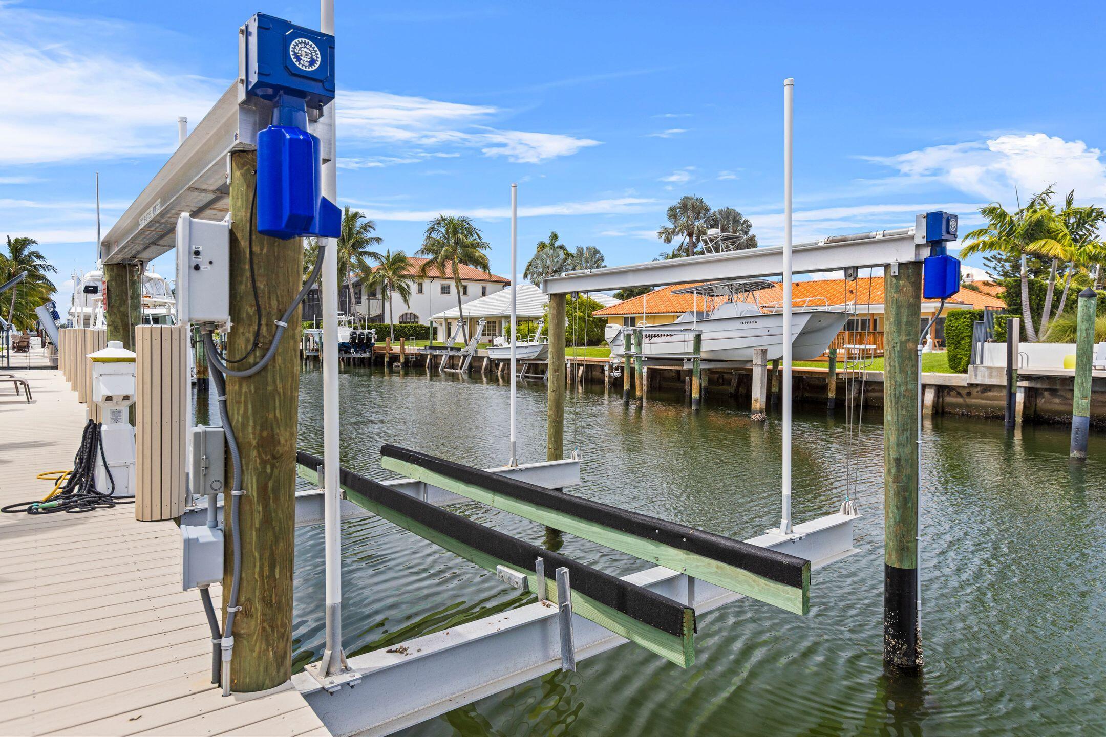 PALM BEACH ISLES 2 - Residential